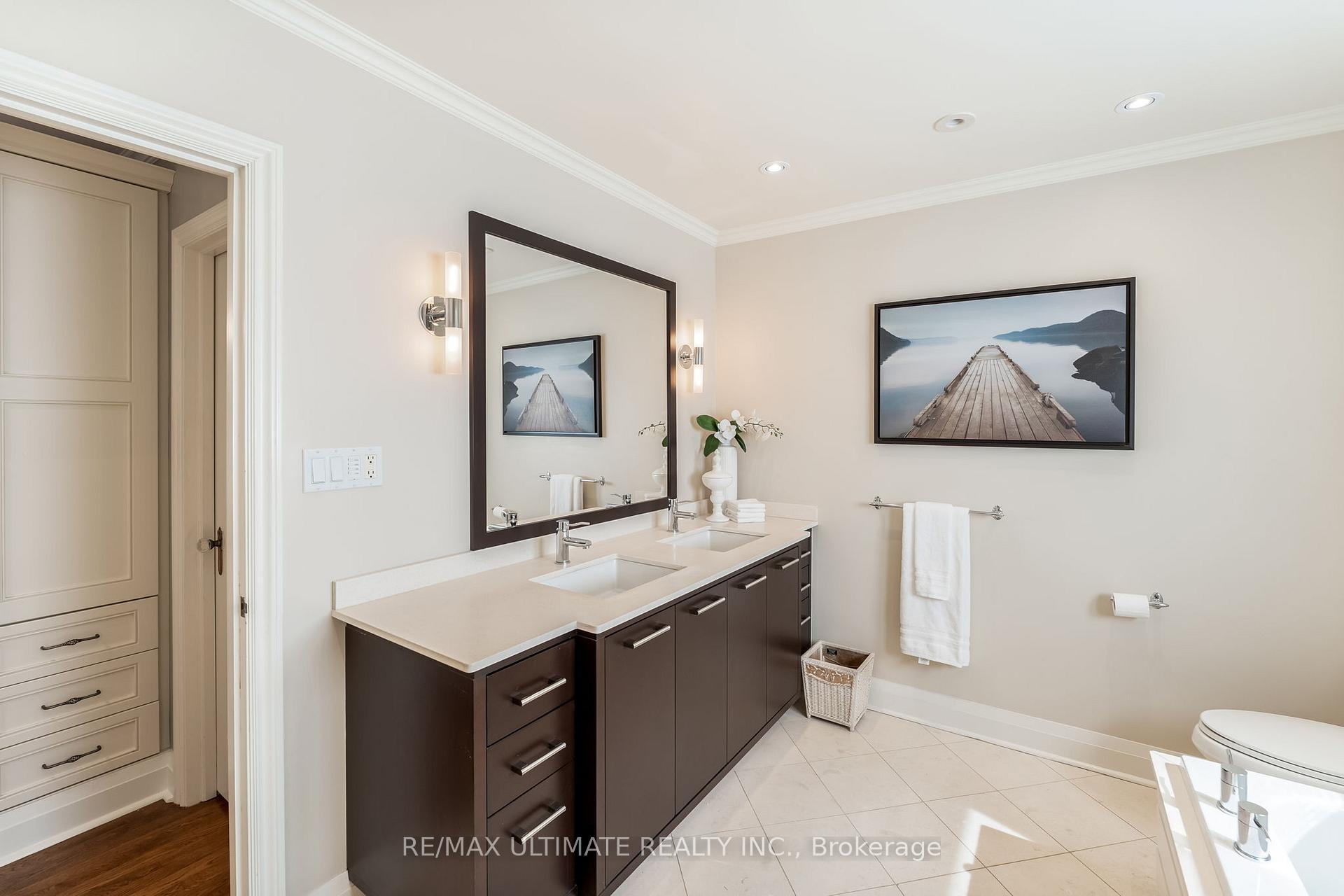 Photo 25 of 41 Sutherland Drive, Toronto, Leaside — HOMEH