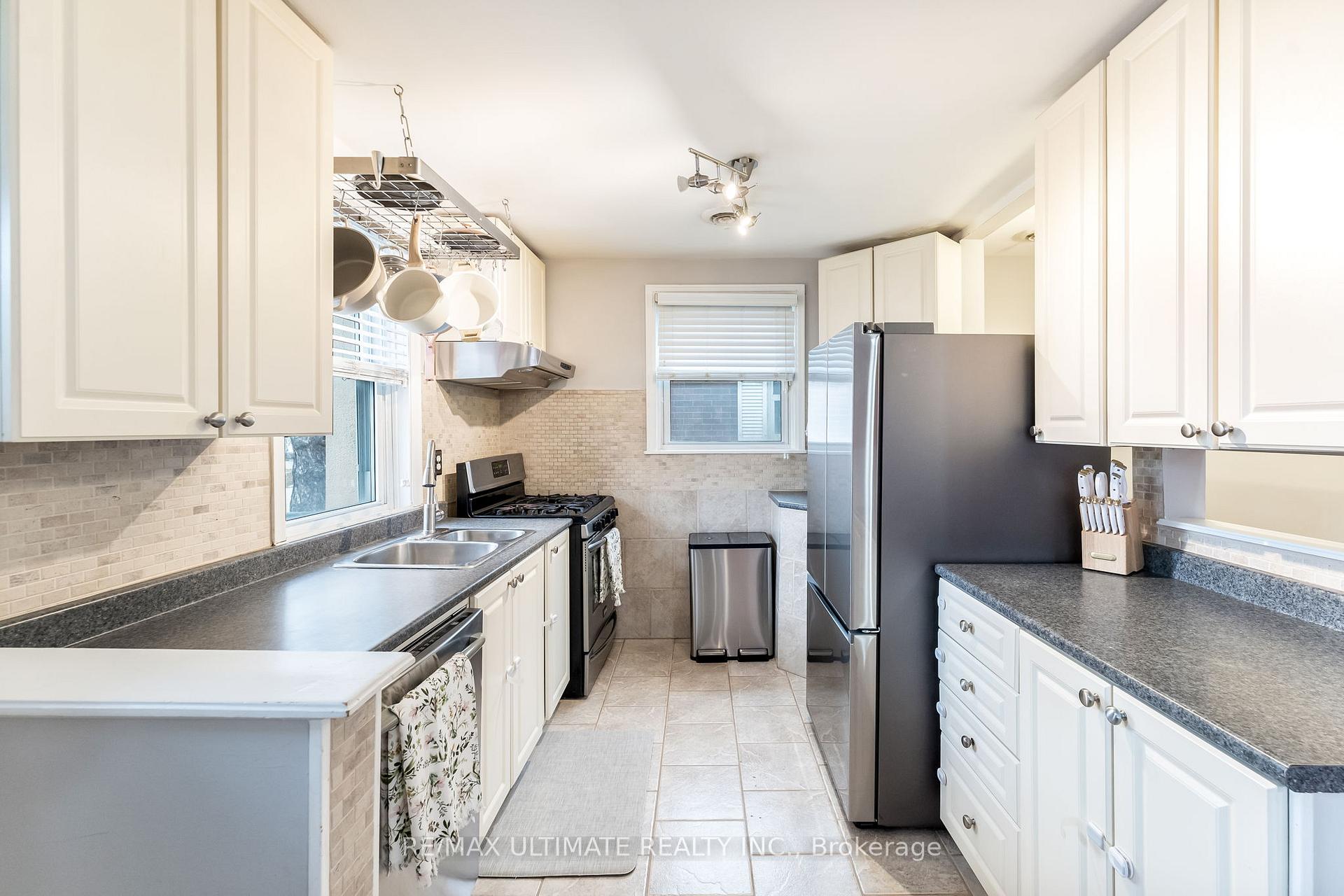 Photo 18 of 21 Marsh Road, Scarborough, Clairlea-Birchmount — HOMEH