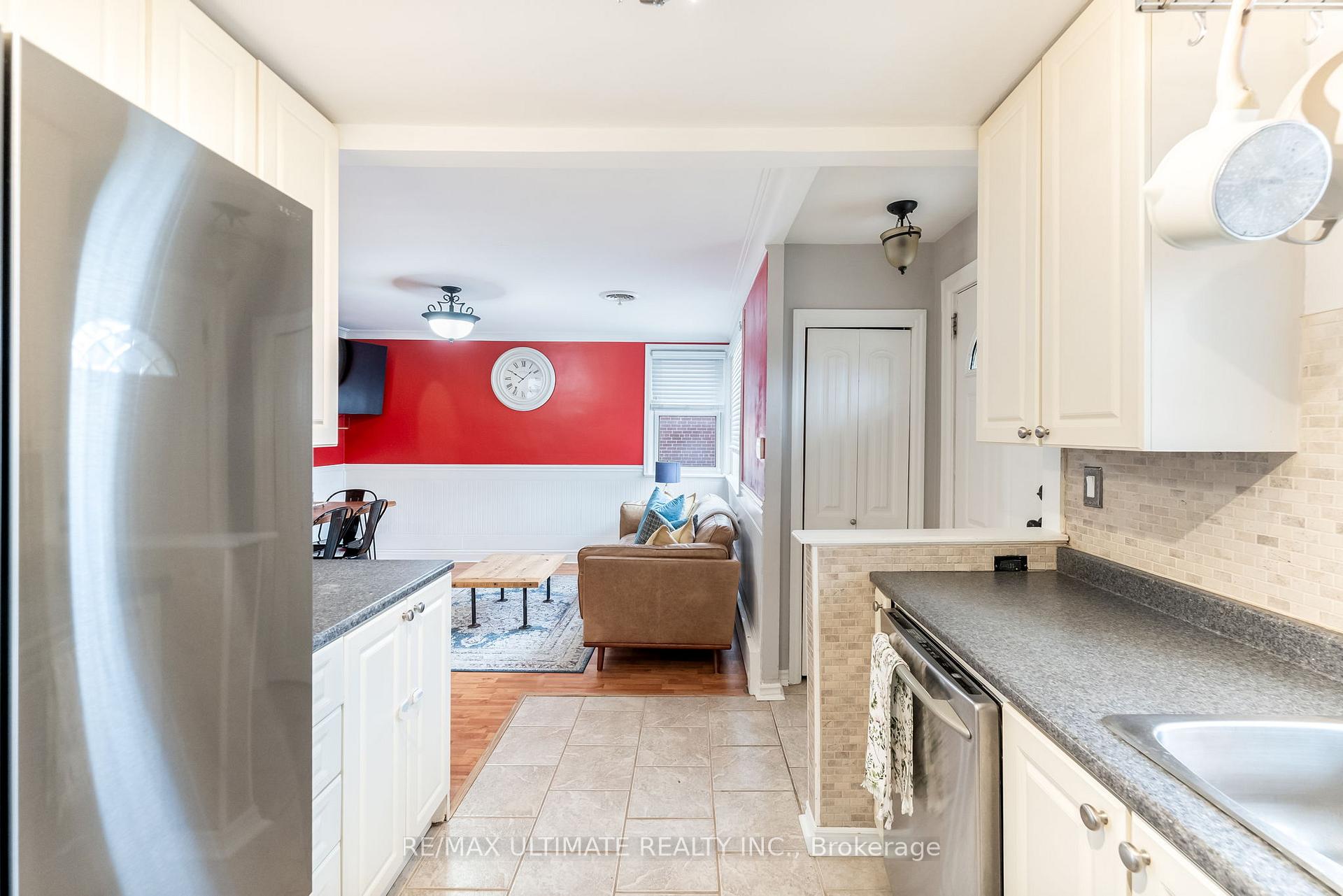 Photo 12 of 21 Marsh Road, Scarborough, Clairlea-Birchmount — HOMEH