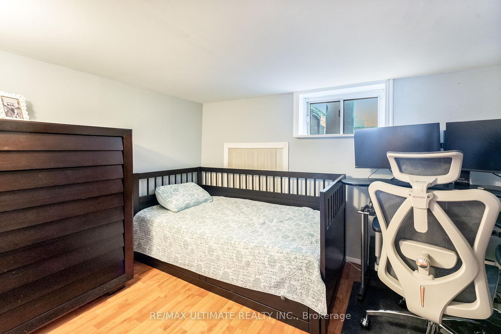 Photo 30 of 21 Marsh Road, Scarborough, Clairlea-Birchmount — HOMEH