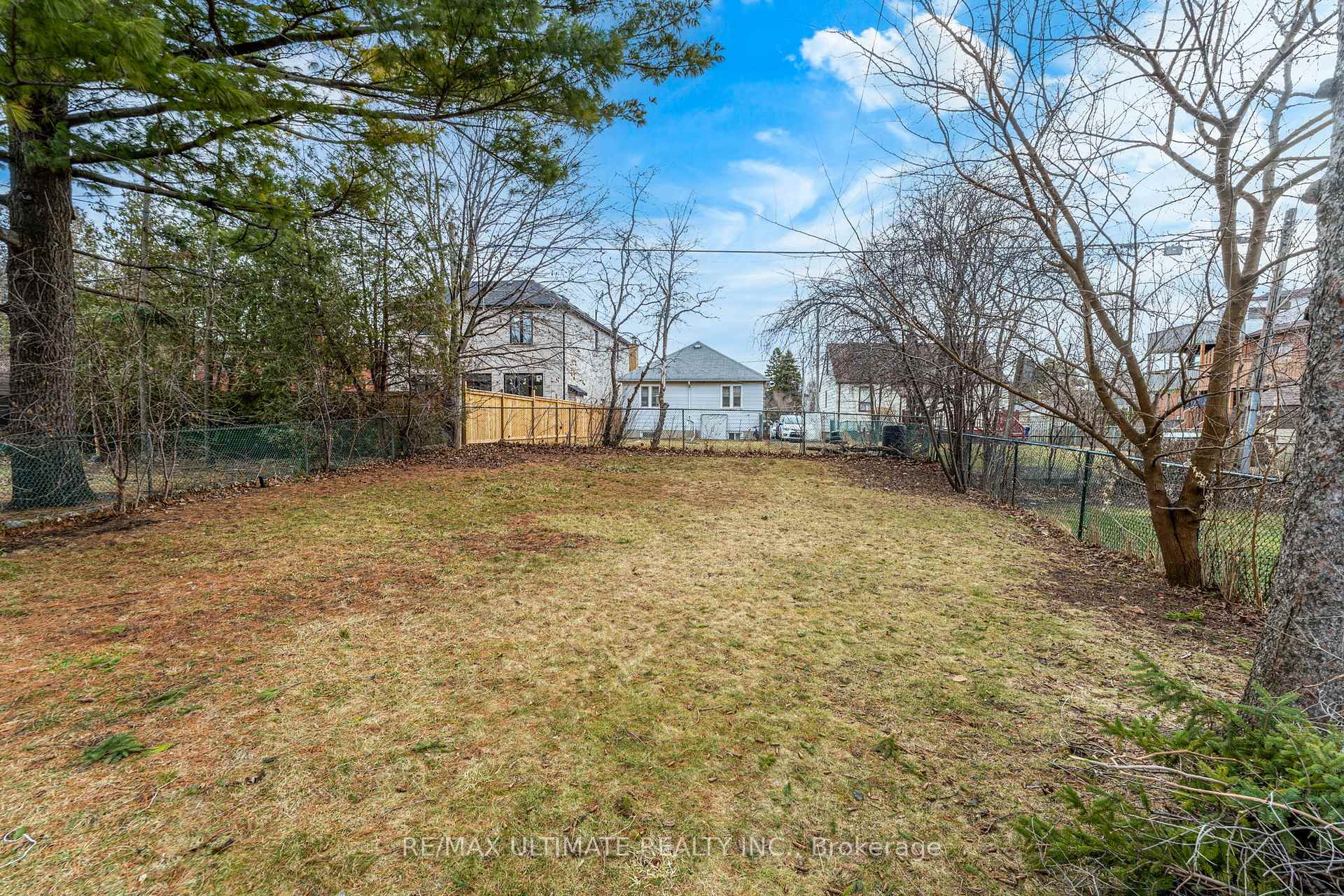 Photo 28 of 21 Marsh Road, Scarborough, Clairlea-Birchmount — HOMEH