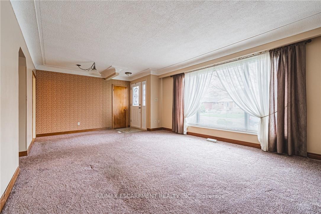 Photo 4 of 79 Terrace Drive, Hamilton, Balfour — HOMEH
