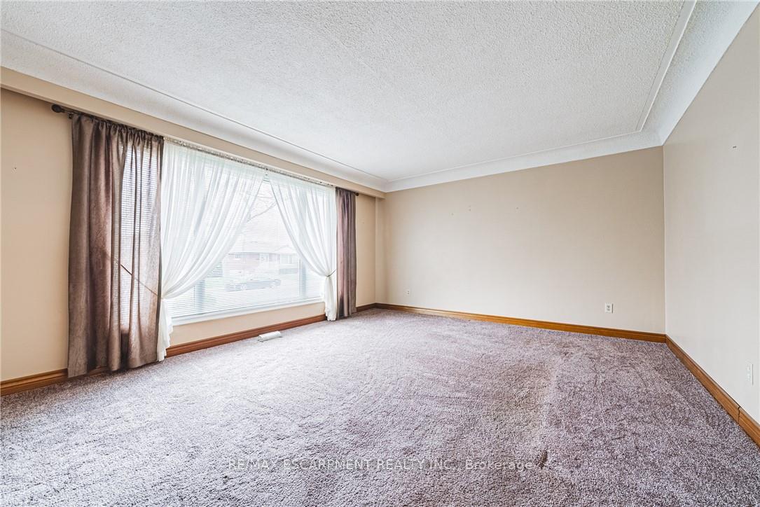 Photo 5 of 79 Terrace Drive, Hamilton, Balfour — HOMEH