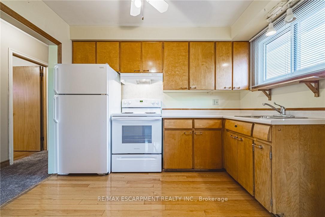 Photo 11 of 79 Terrace Drive, Hamilton, Balfour — HOMEH