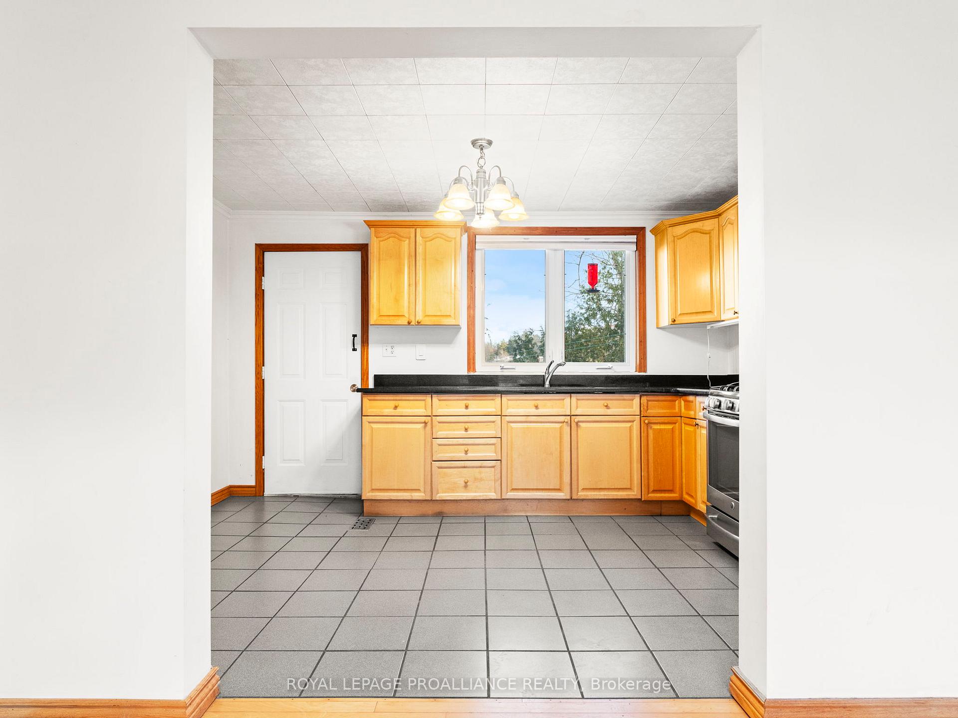 Photo 12 of 5289 Plank Road, Hamilton Township, Rural Hamilton — HOMEH