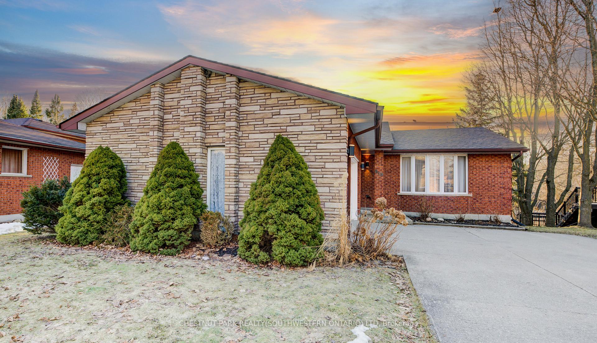 Photo 19 of 215 Black Walnut Place, Kitchener, Pioneer Park — HOMEH