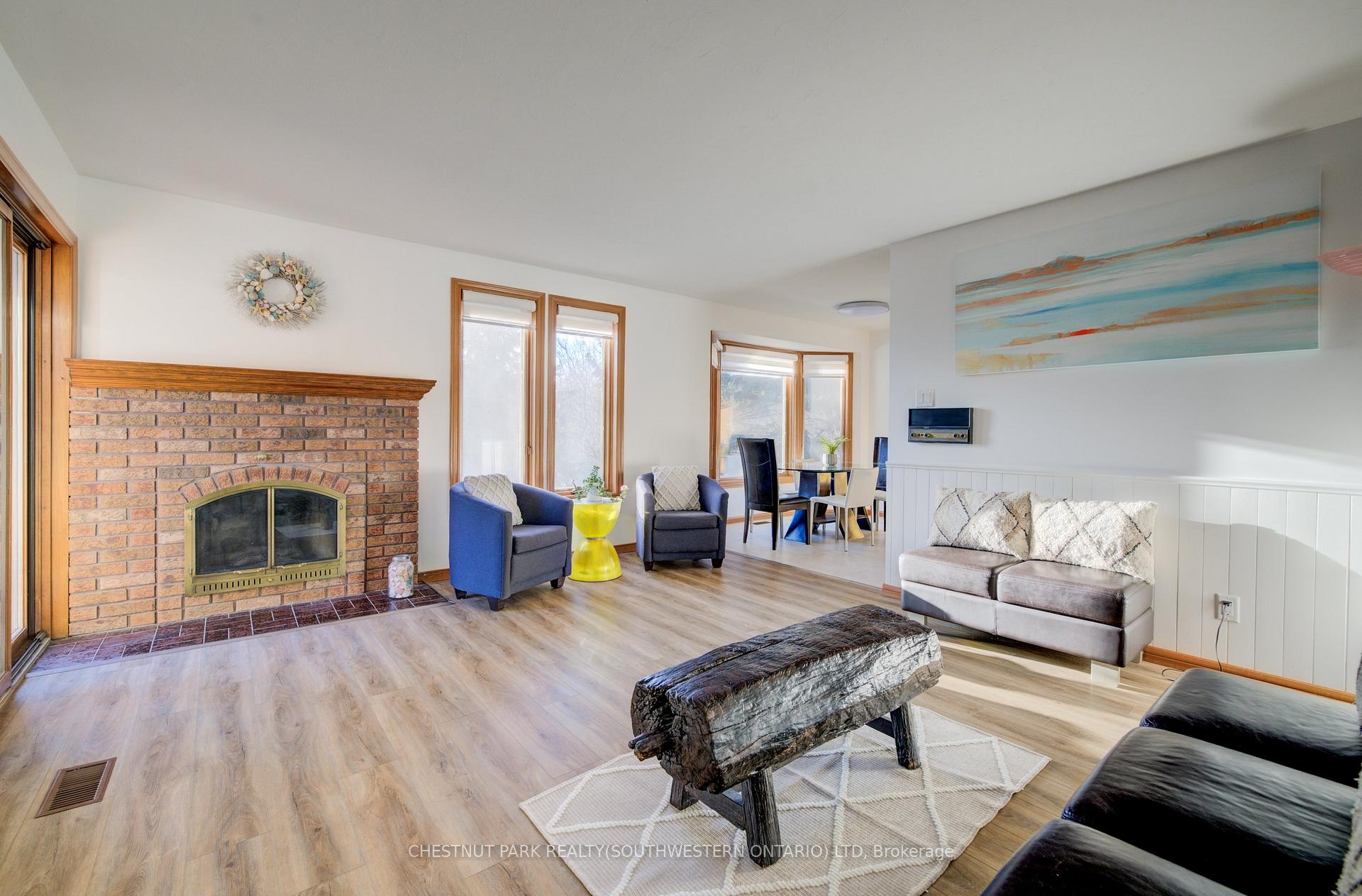 Photo 12 of 215 Black Walnut Place, Kitchener, Pioneer Park — HOMEH