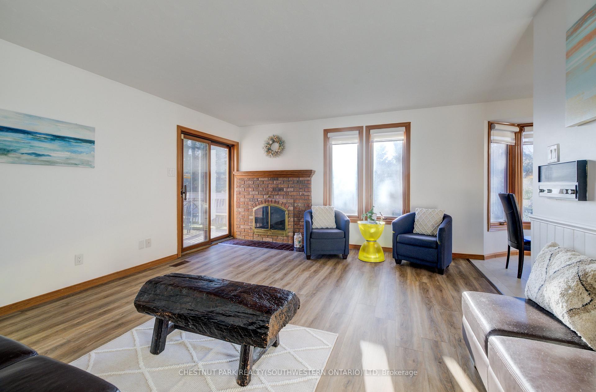 Photo 29 of 215 Black Walnut Place, Kitchener, Pioneer Park — HOMEH