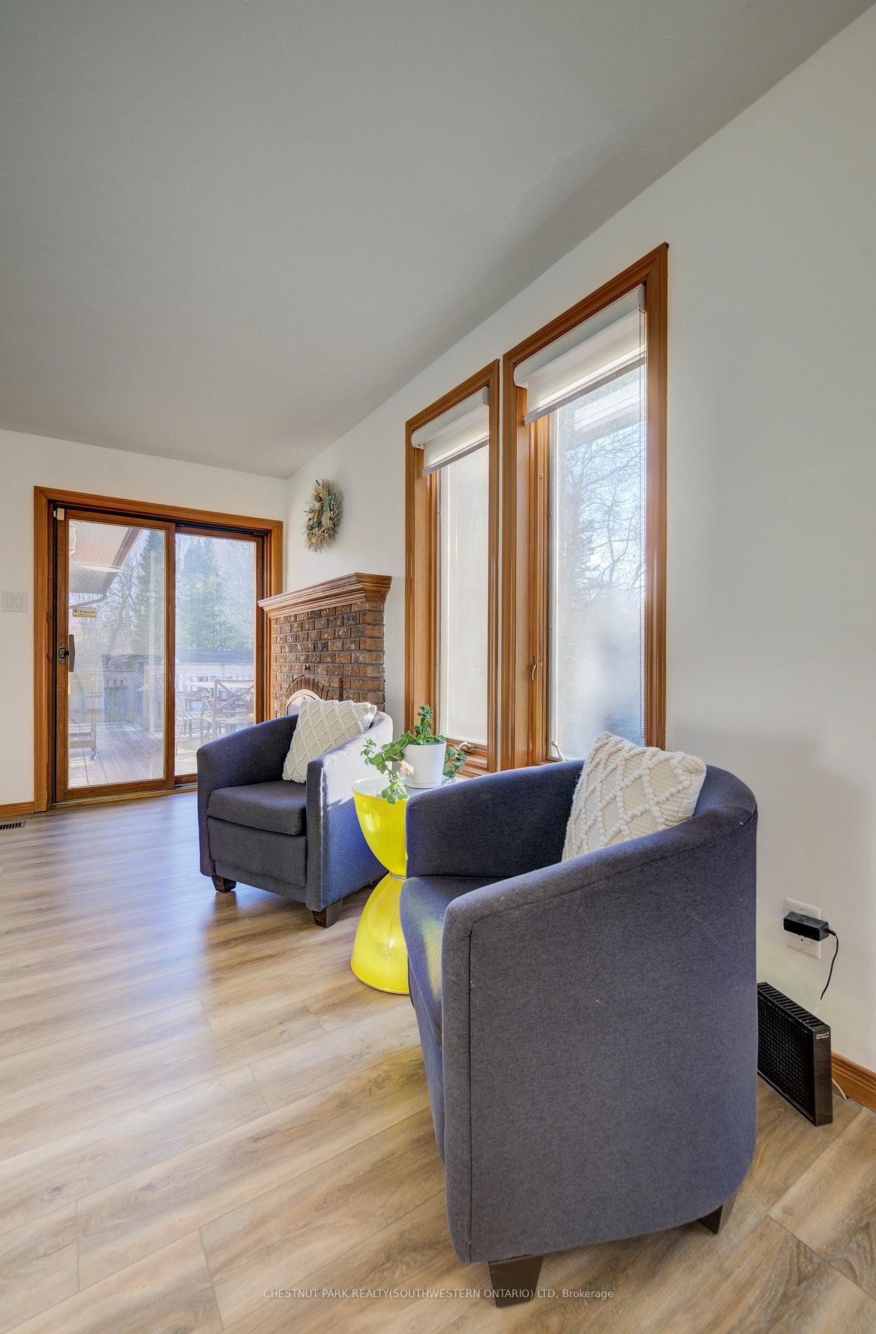Photo 18 of 215 Black Walnut Place, Kitchener, Pioneer Park — HOMEH
