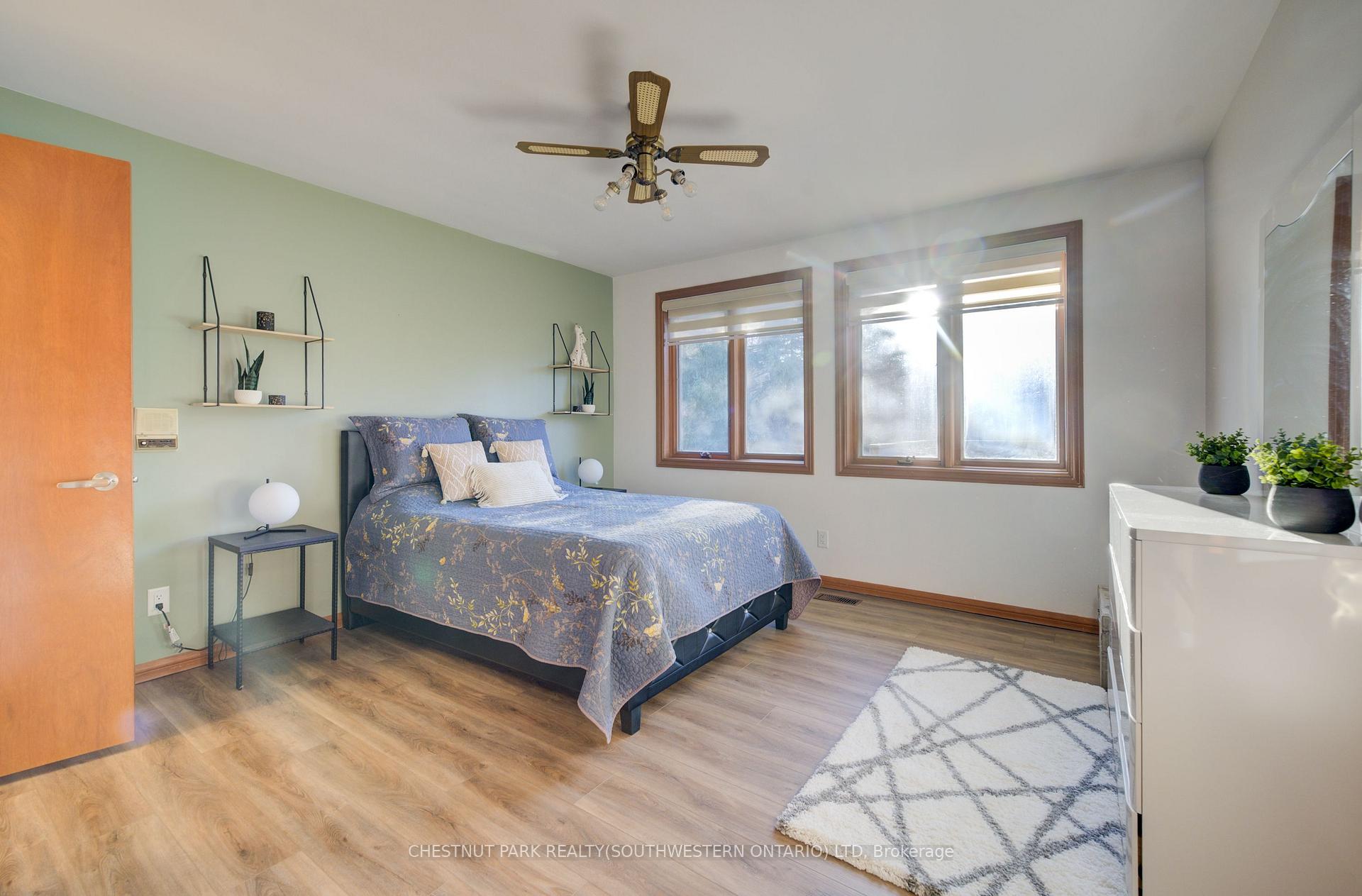Photo 24 of 215 Black Walnut Place, Kitchener, Pioneer Park — HOMEH