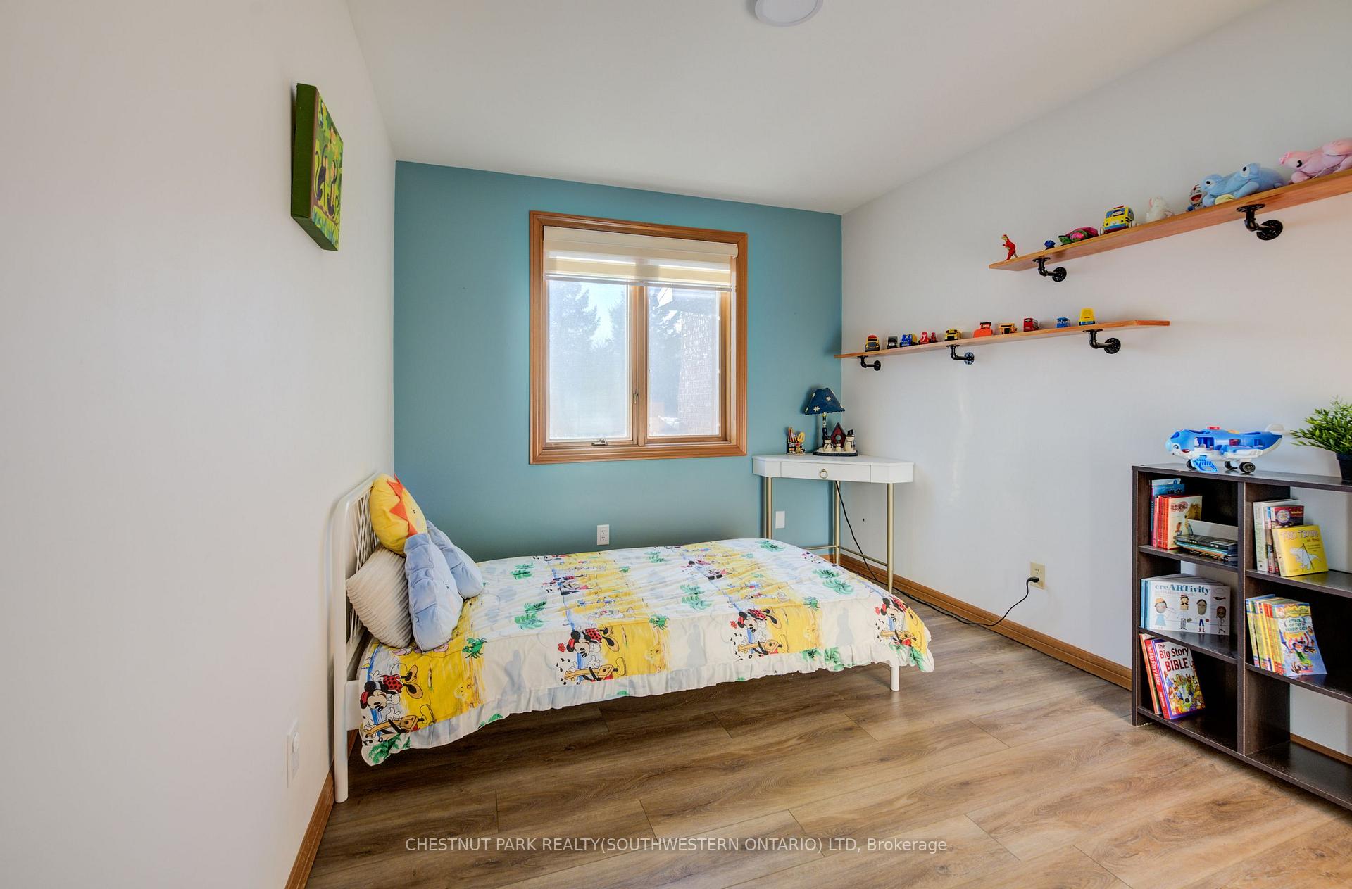 Photo 31 of 215 Black Walnut Place, Kitchener, Pioneer Park — HOMEH
