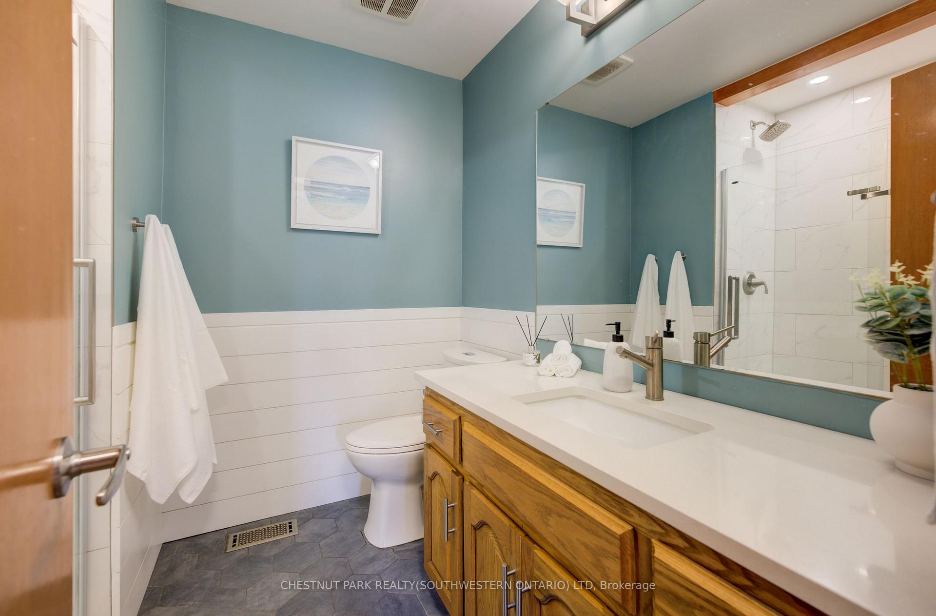 Photo 8 of 215 Black Walnut Place, Kitchener, Pioneer Park — HOMEH