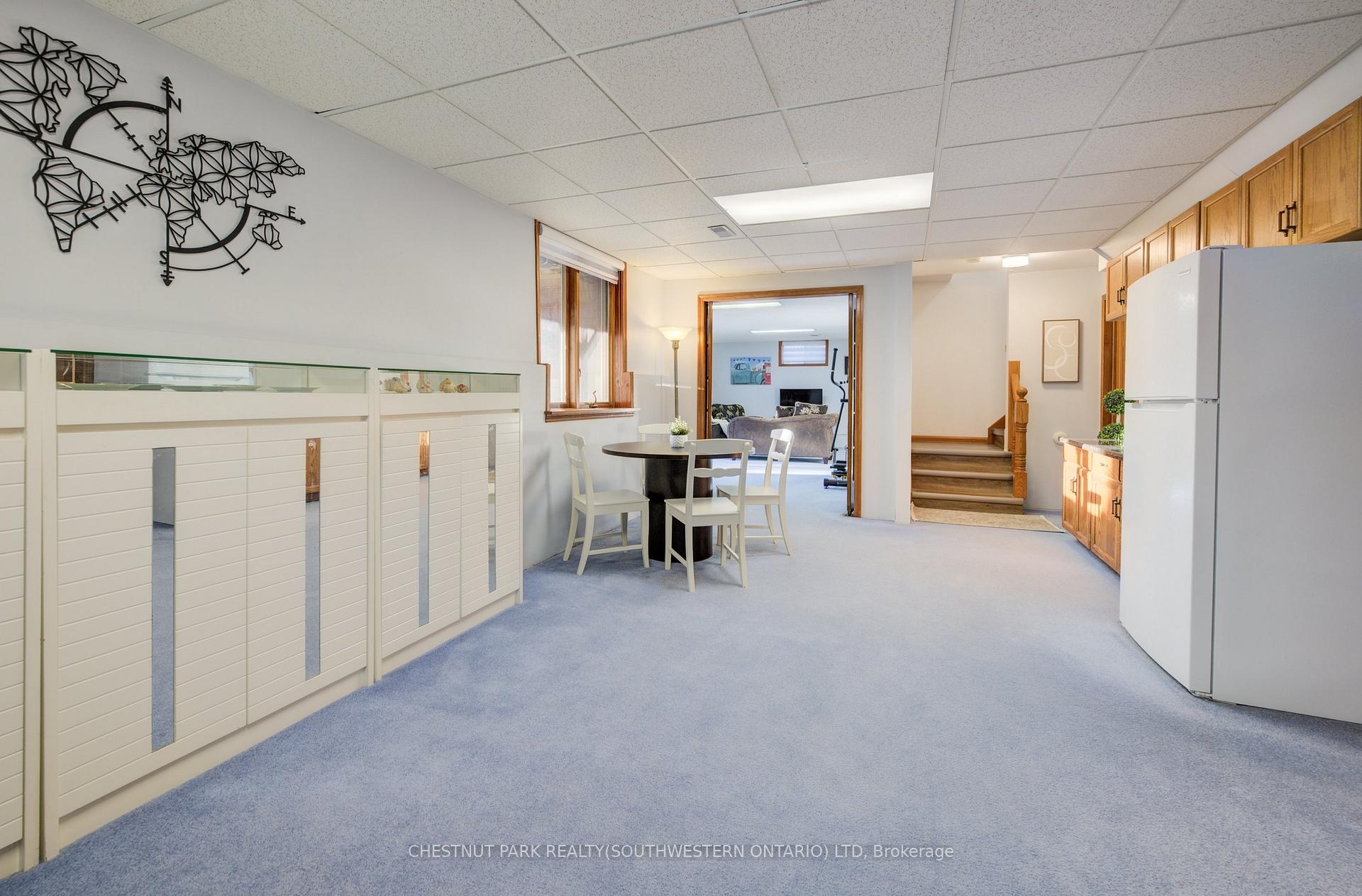 Photo 10 of 215 Black Walnut Place, Kitchener, Pioneer Park — HOMEH