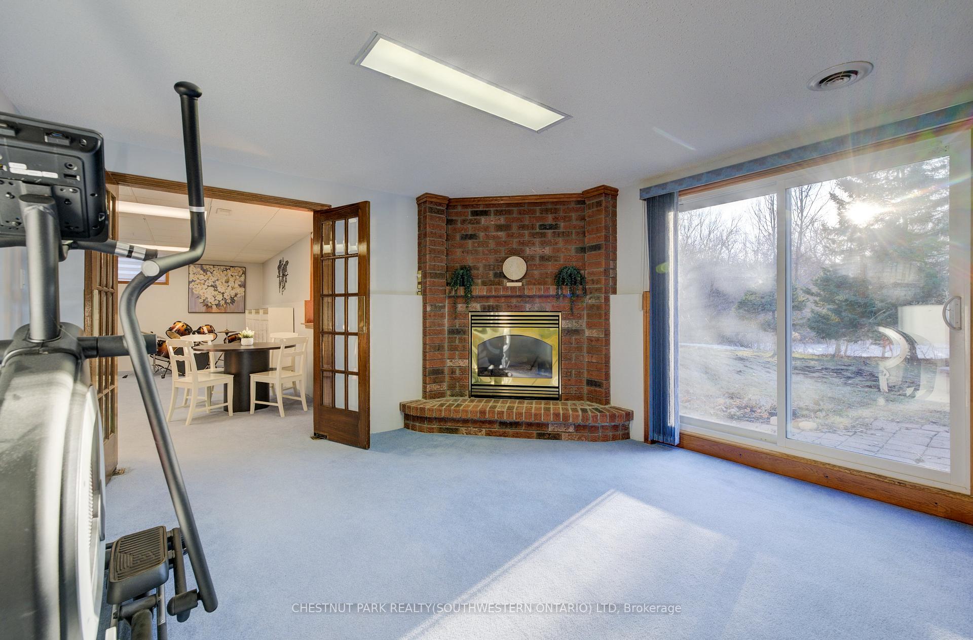 Photo 26 of 215 Black Walnut Place, Kitchener, Pioneer Park — HOMEH