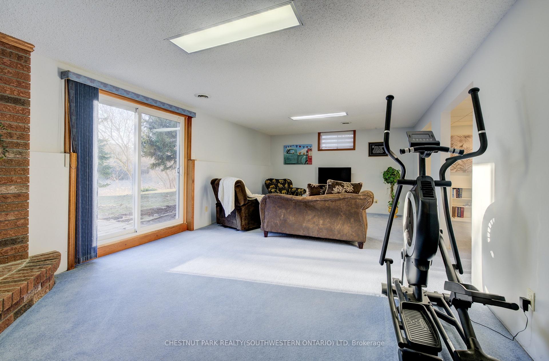 Photo 22 of 215 Black Walnut Place, Kitchener, Pioneer Park — HOMEH