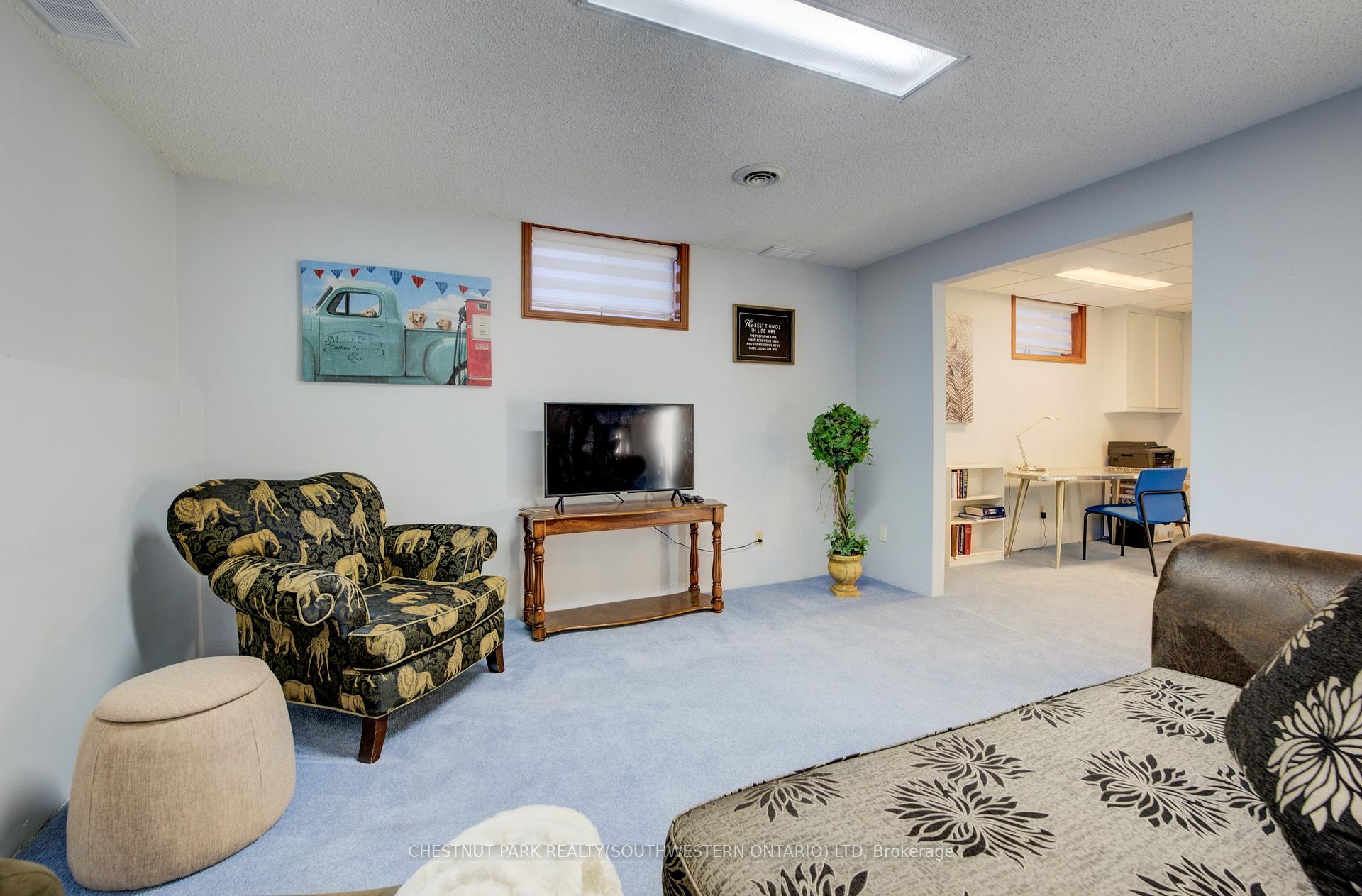 Photo 27 of 215 Black Walnut Place, Kitchener, Pioneer Park — HOMEH