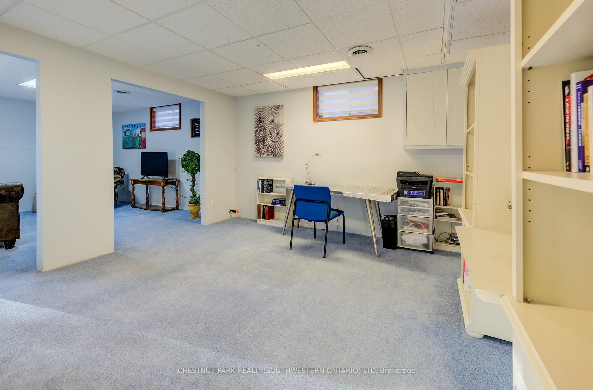 Photo 32 of 215 Black Walnut Place, Kitchener, Pioneer Park — HOMEH