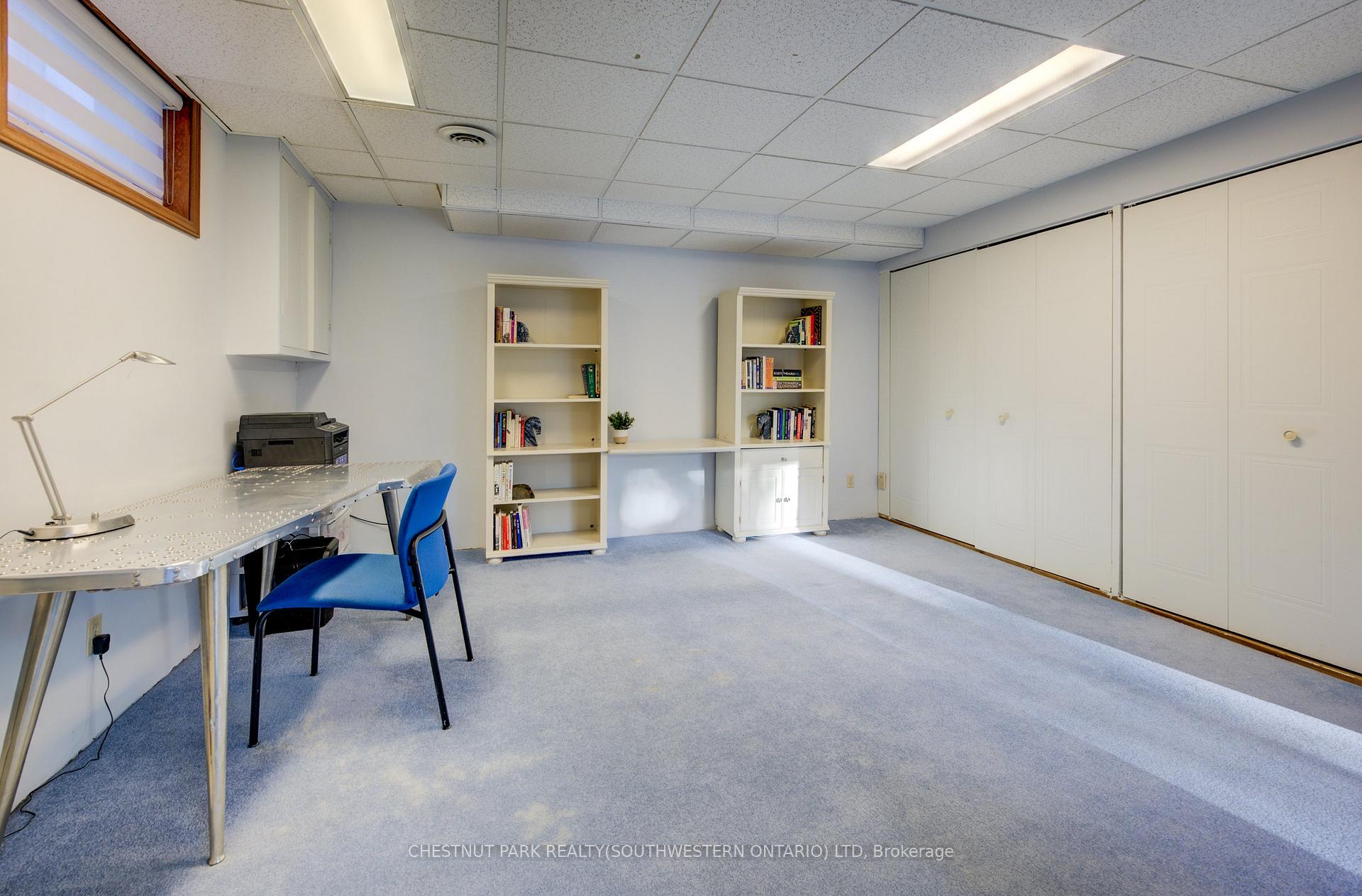 Photo 13 of 215 Black Walnut Place, Kitchener, Pioneer Park — HOMEH