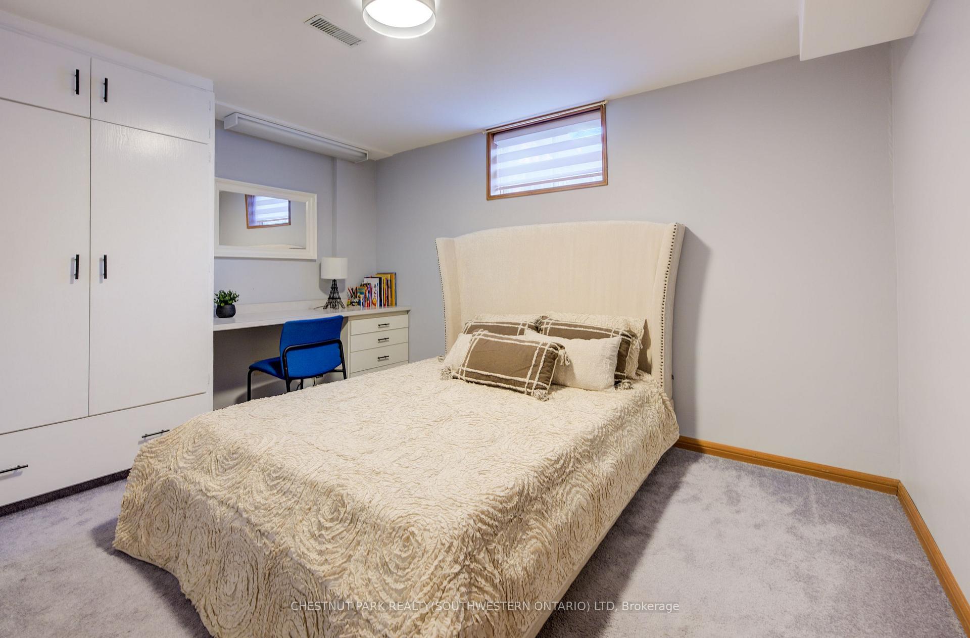 Photo 15 of 215 Black Walnut Place, Kitchener, Pioneer Park — HOMEH