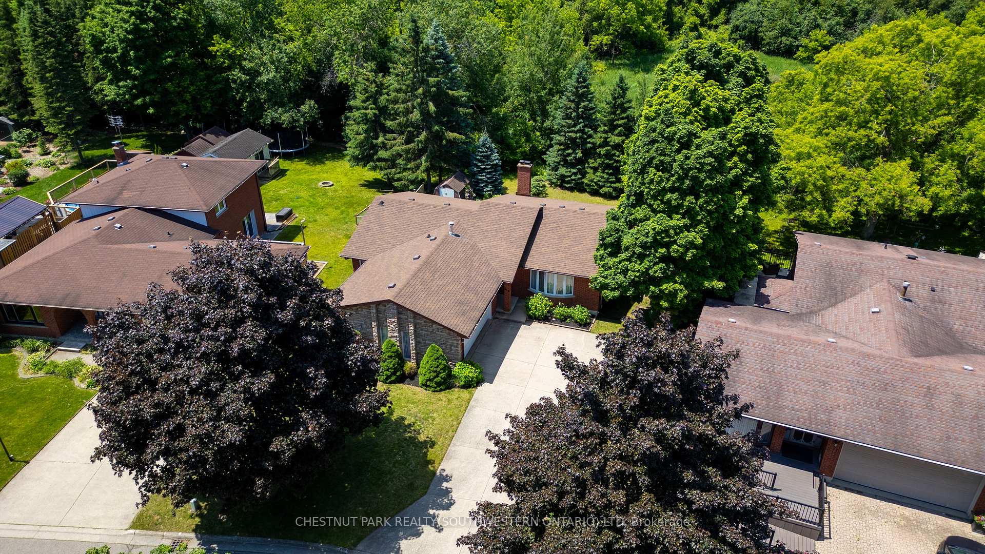 Photo 41 of 215 Black Walnut Place, Kitchener, Pioneer Park — HOMEH