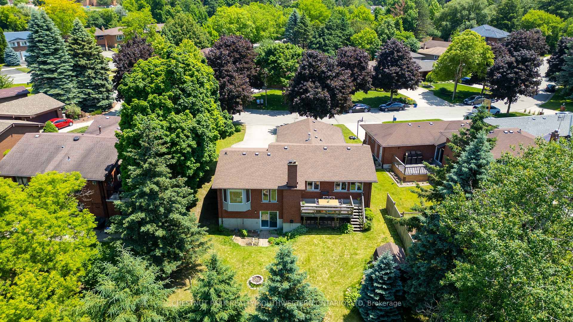 Photo 40 of 215 Black Walnut Place, Kitchener, Pioneer Park — HOMEH