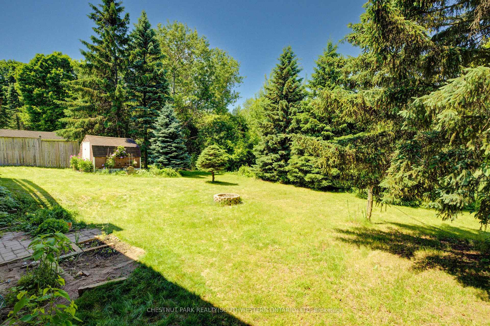 Photo 28 of 215 Black Walnut Place, Kitchener, Pioneer Park — HOMEH