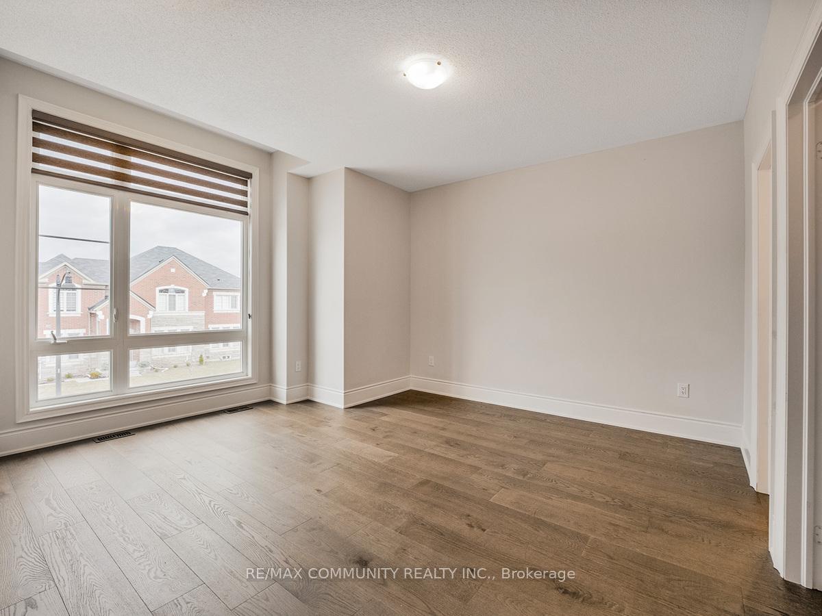 Photo 22 of 249 Agro Street, Hamilton, Waterdown — HOMEH