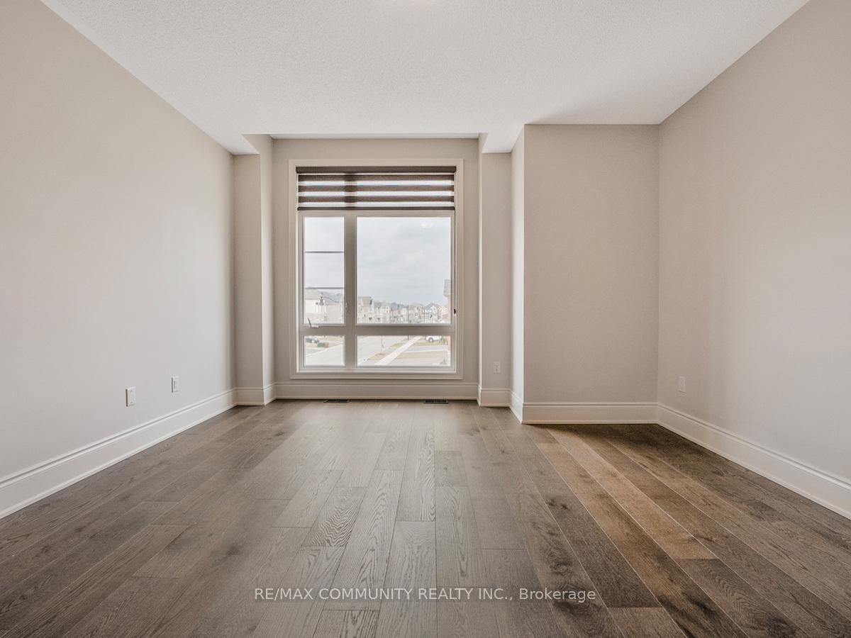 Photo 19 of 249 Agro Street, Hamilton, Waterdown — HOMEH