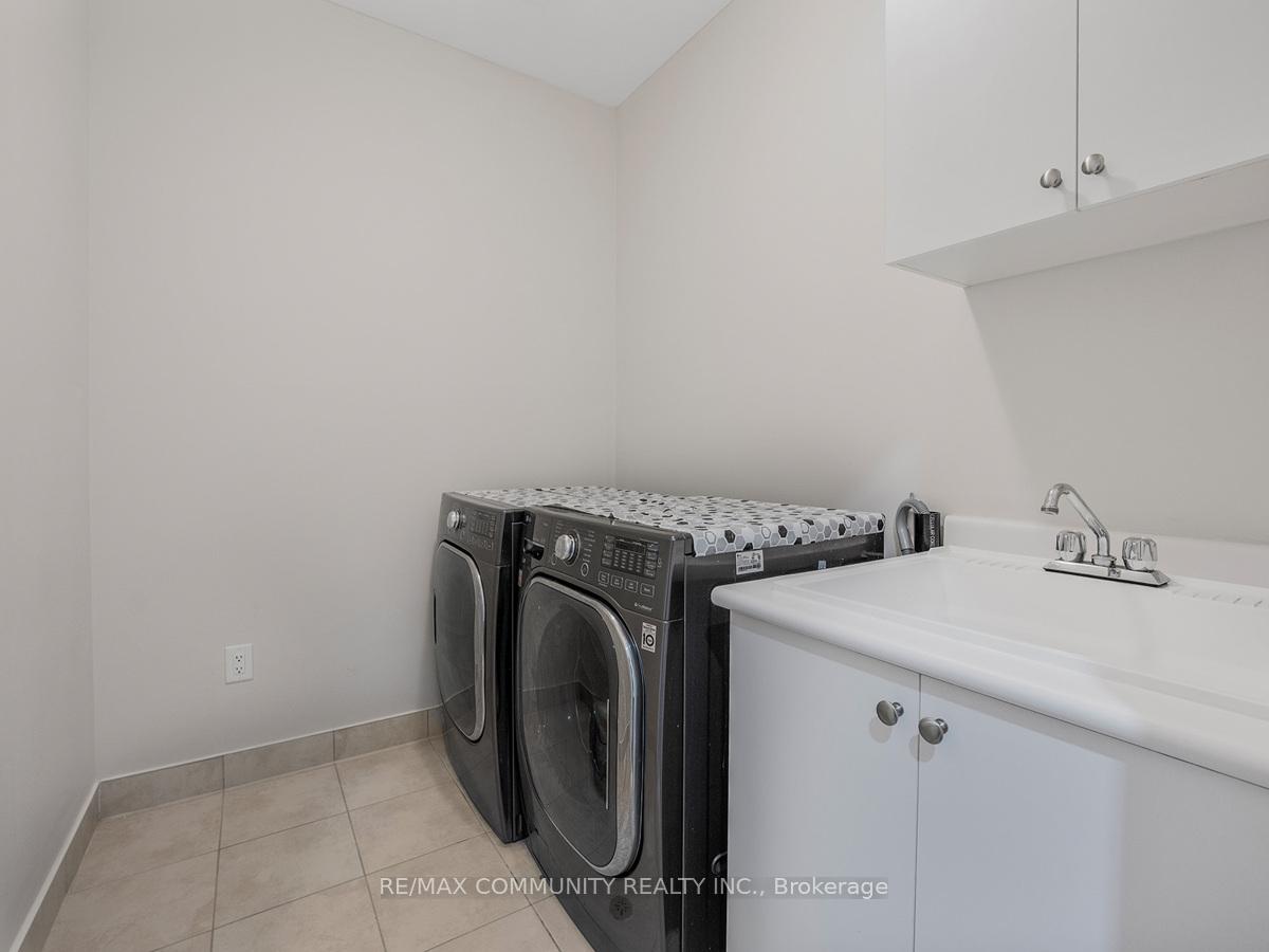 Photo 21 of 249 Agro Street, Hamilton, Waterdown — HOMEH