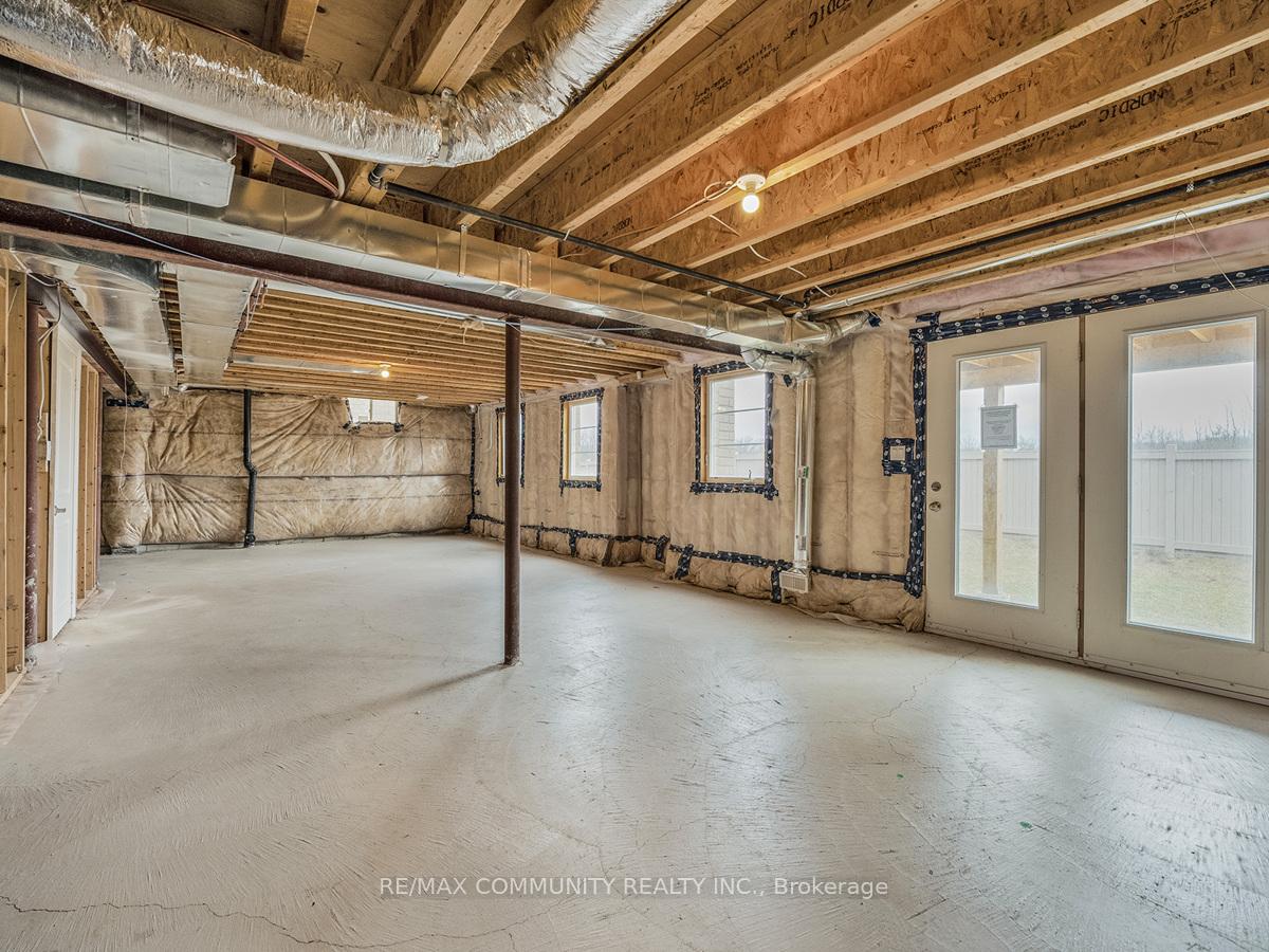 Photo 35 of 249 Agro Street, Hamilton, Waterdown — HOMEH