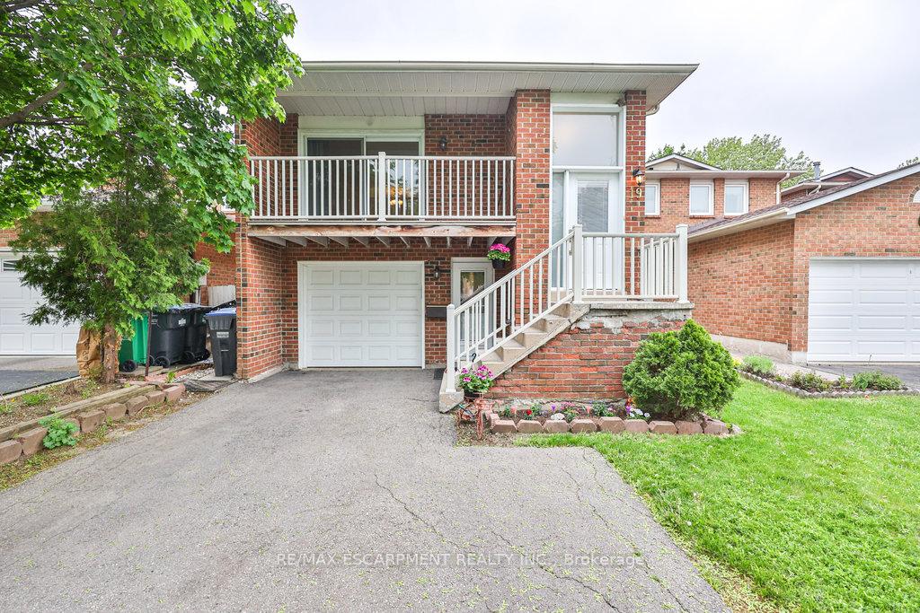 Photo 4 of 19 Deerpark Crescent, Brampton, Brampton West — HOMEH