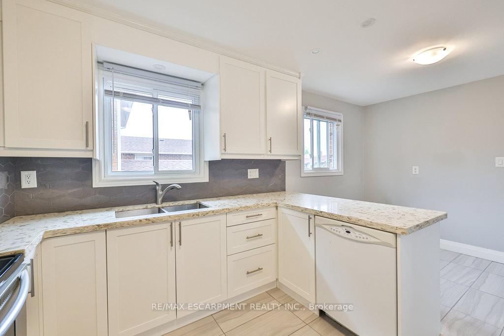 Photo 43 of 19 Deerpark Crescent, Brampton, Brampton West — HOMEH