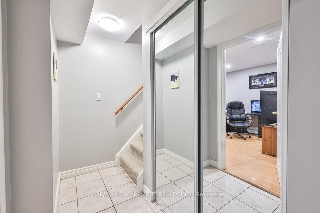 Photo 23 of 19 Deerpark Crescent, Brampton, Brampton West — HOMEH