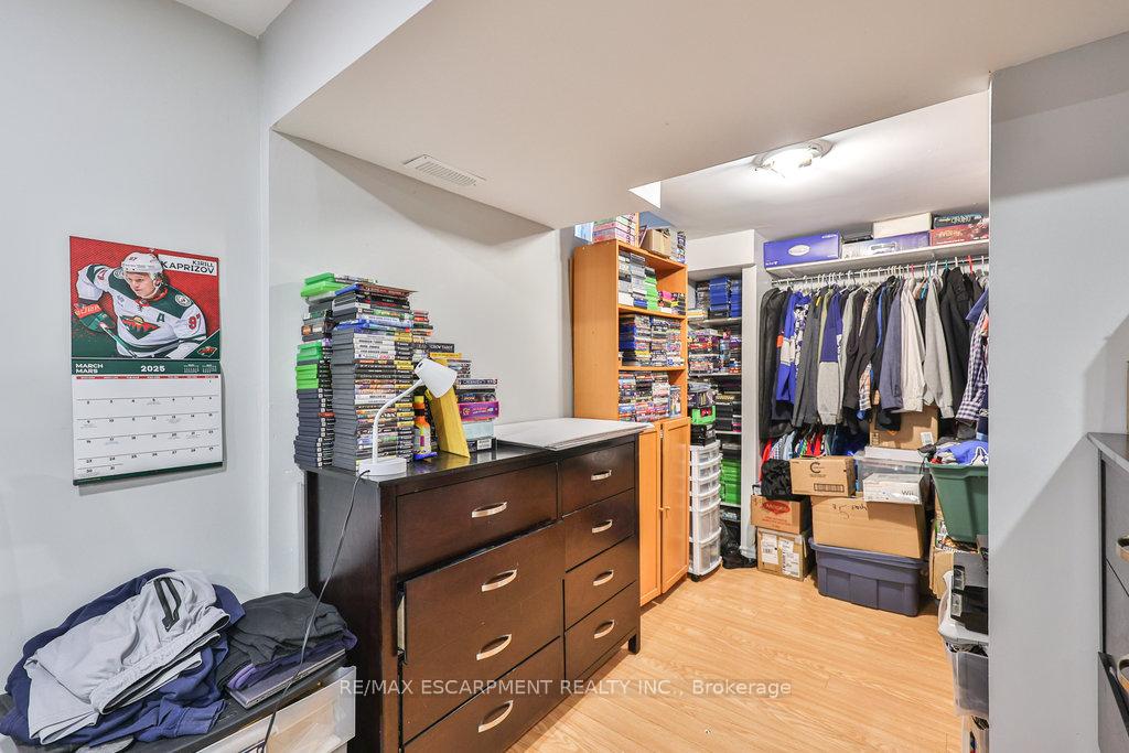 Photo 38 of 19 Deerpark Crescent, Brampton, Brampton West — HOMEH