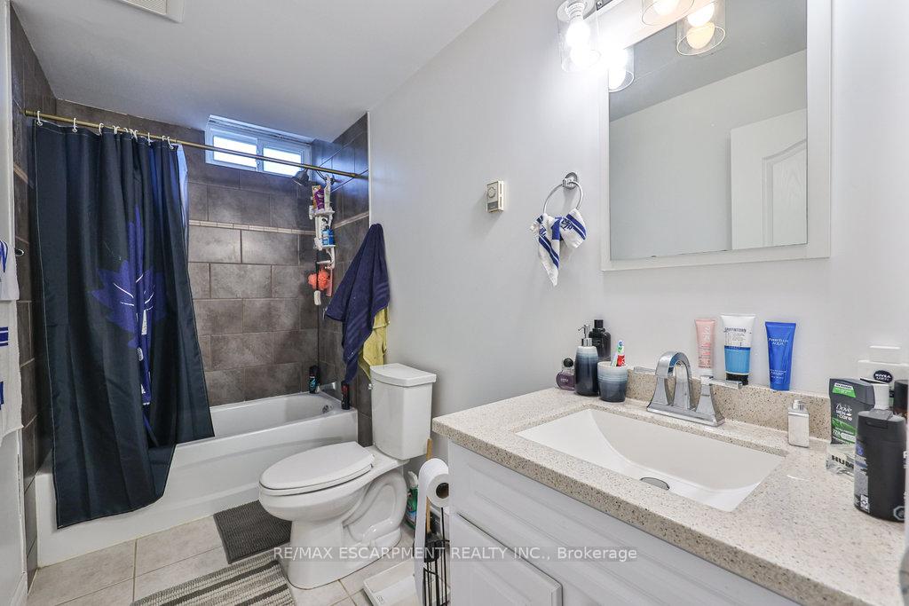 Photo 35 of 19 Deerpark Crescent, Brampton, Brampton West — HOMEH