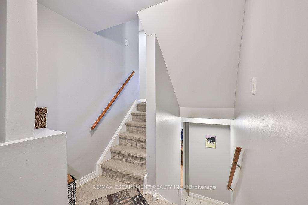 Photo 28 of 19 Deerpark Crescent, Brampton, Brampton West — HOMEH