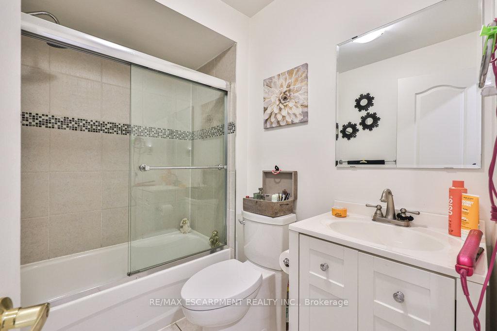 Photo 39 of 19 Deerpark Crescent, Brampton, Brampton West — HOMEH