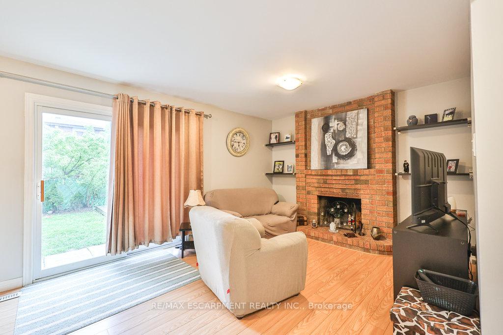 Photo 37 of 19 Deerpark Crescent, Brampton, Brampton West — HOMEH