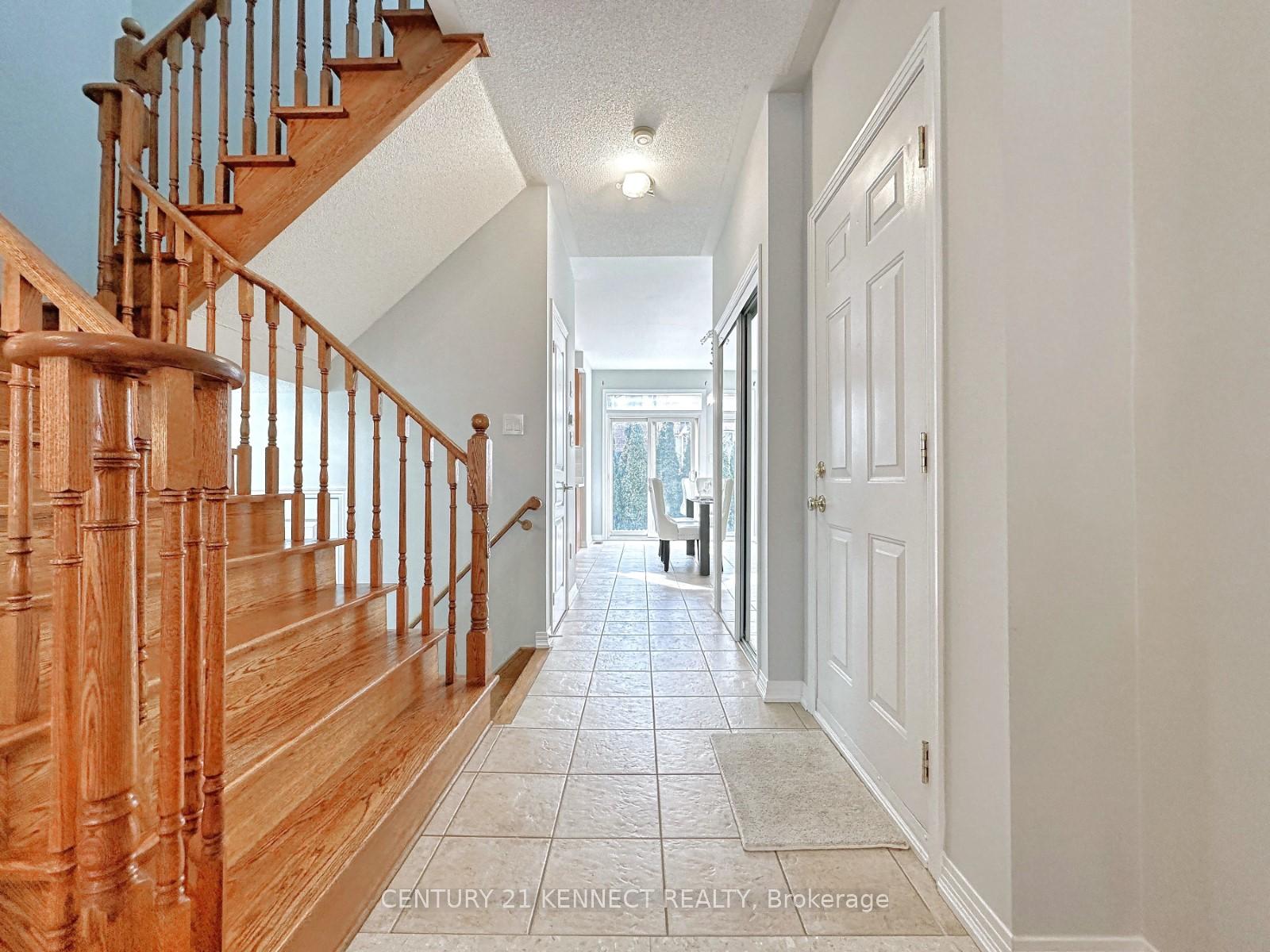 Photo 14 of 11 Magnotta Road, Markham, Cachet — HOMEH