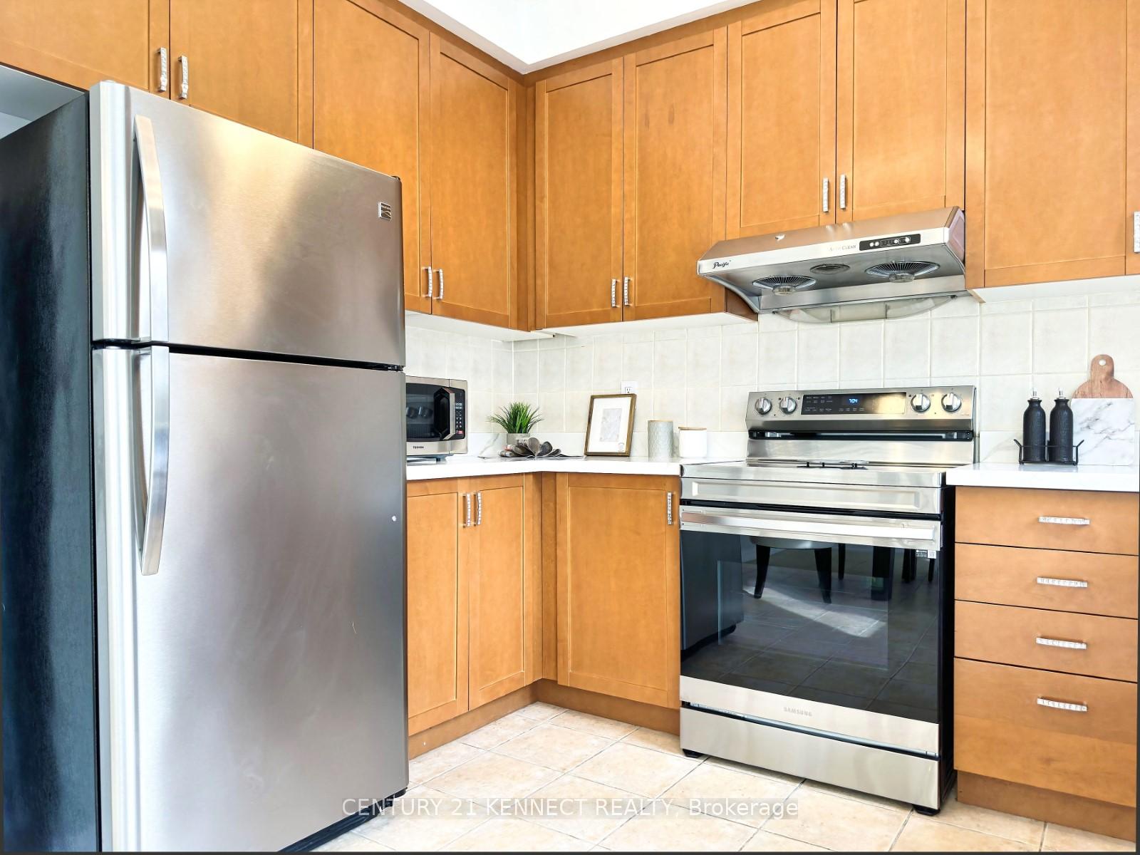 Photo 19 of 11 Magnotta Road, Markham, Cachet — HOMEH