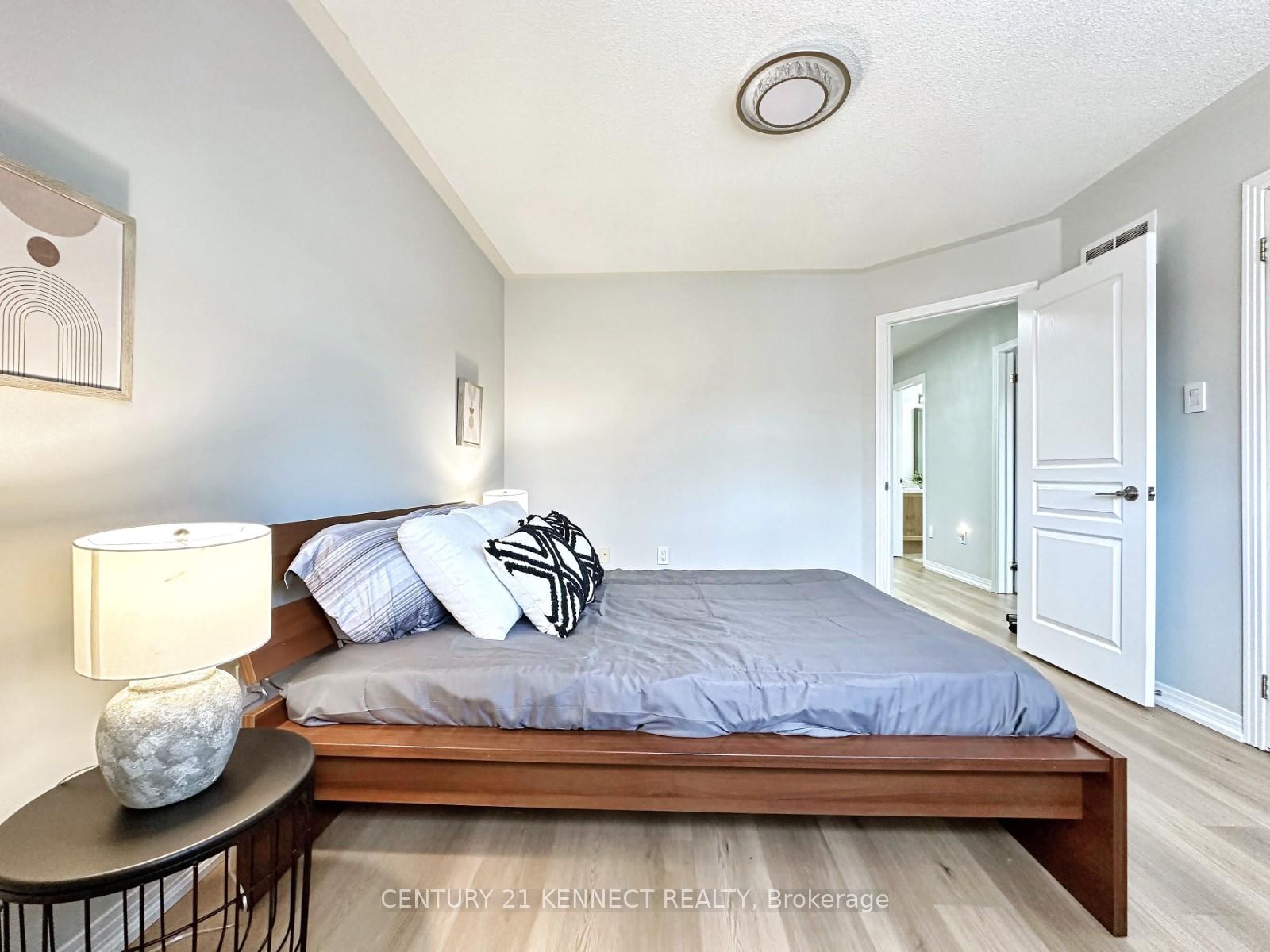 Photo 24 of 11 Magnotta Road, Markham, Cachet — HOMEH