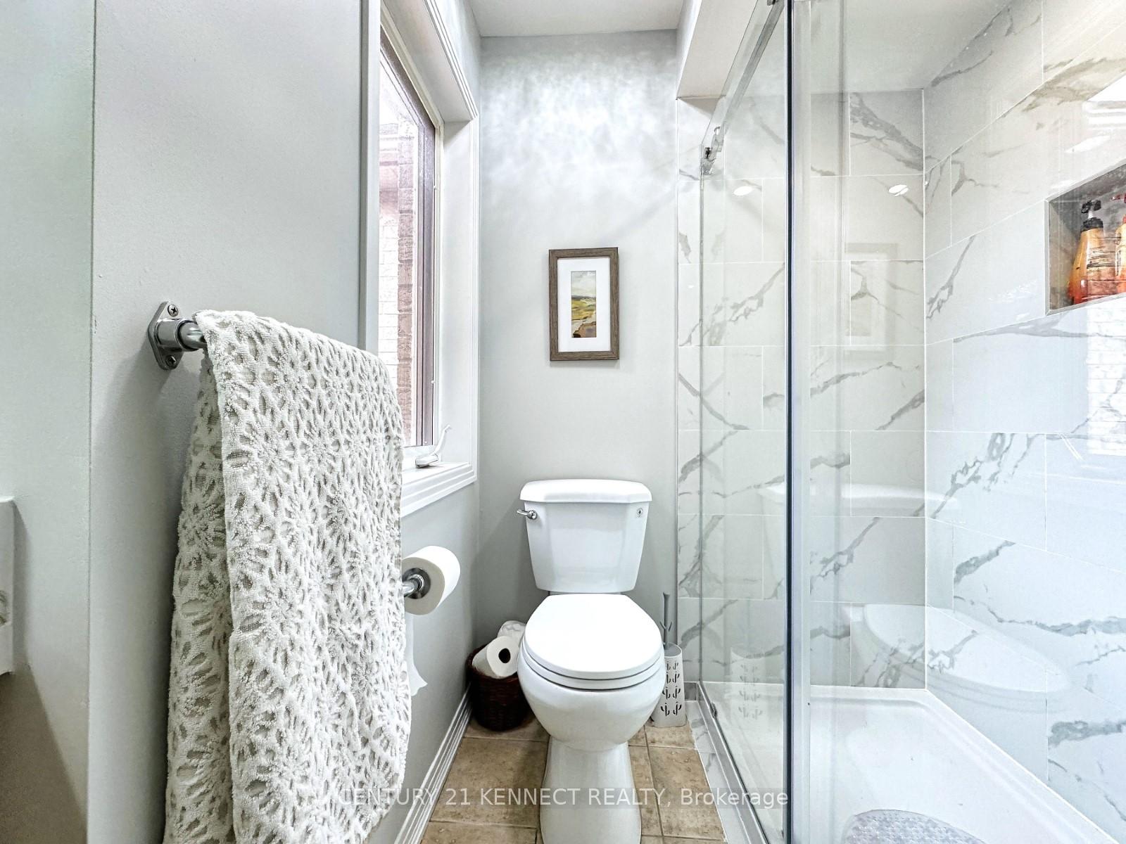 Photo 35 of 11 Magnotta Road, Markham, Cachet — HOMEH