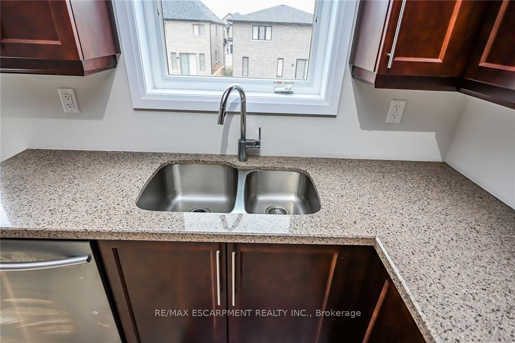 Photo 16 of Unit 75, 1169 Garner Road E, Hamilton, Ancaster — HOMEH