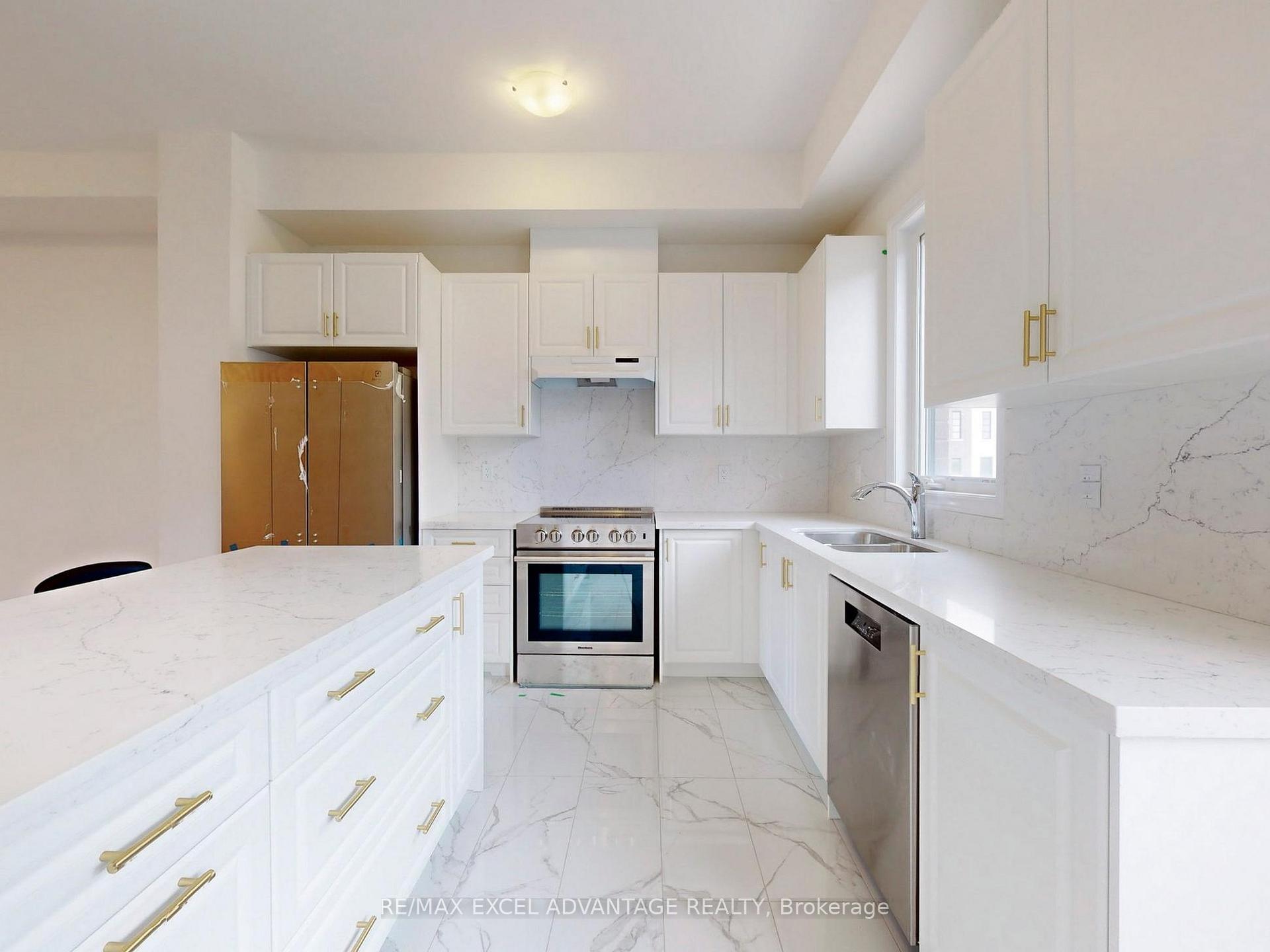 Photo 3 of 7 Quilico Road, Vaughan, Elder Mills — HOMEH