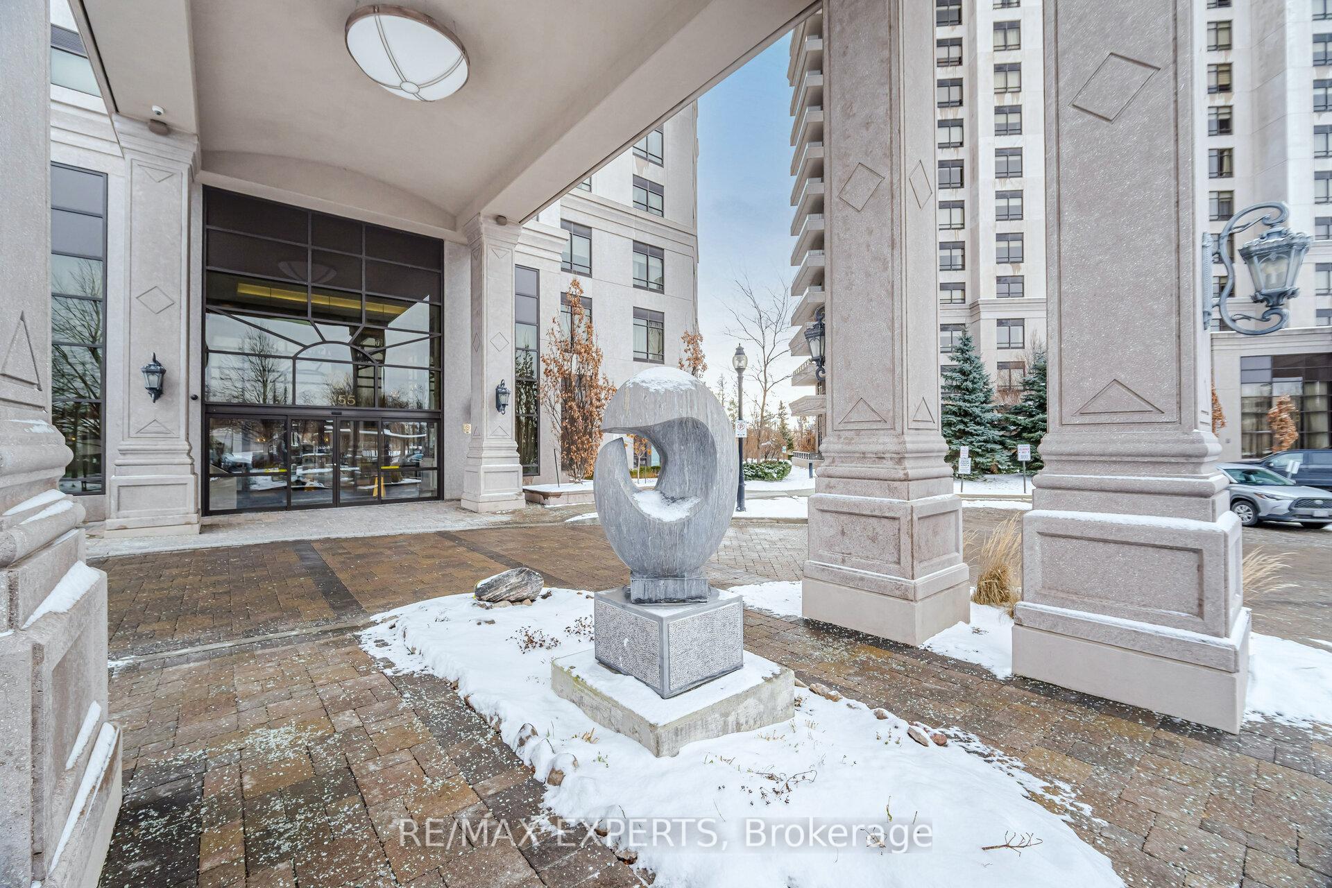 Photo 3 of Unit 807, 9255 Jane Street, Vaughan, Maple — HOMEH