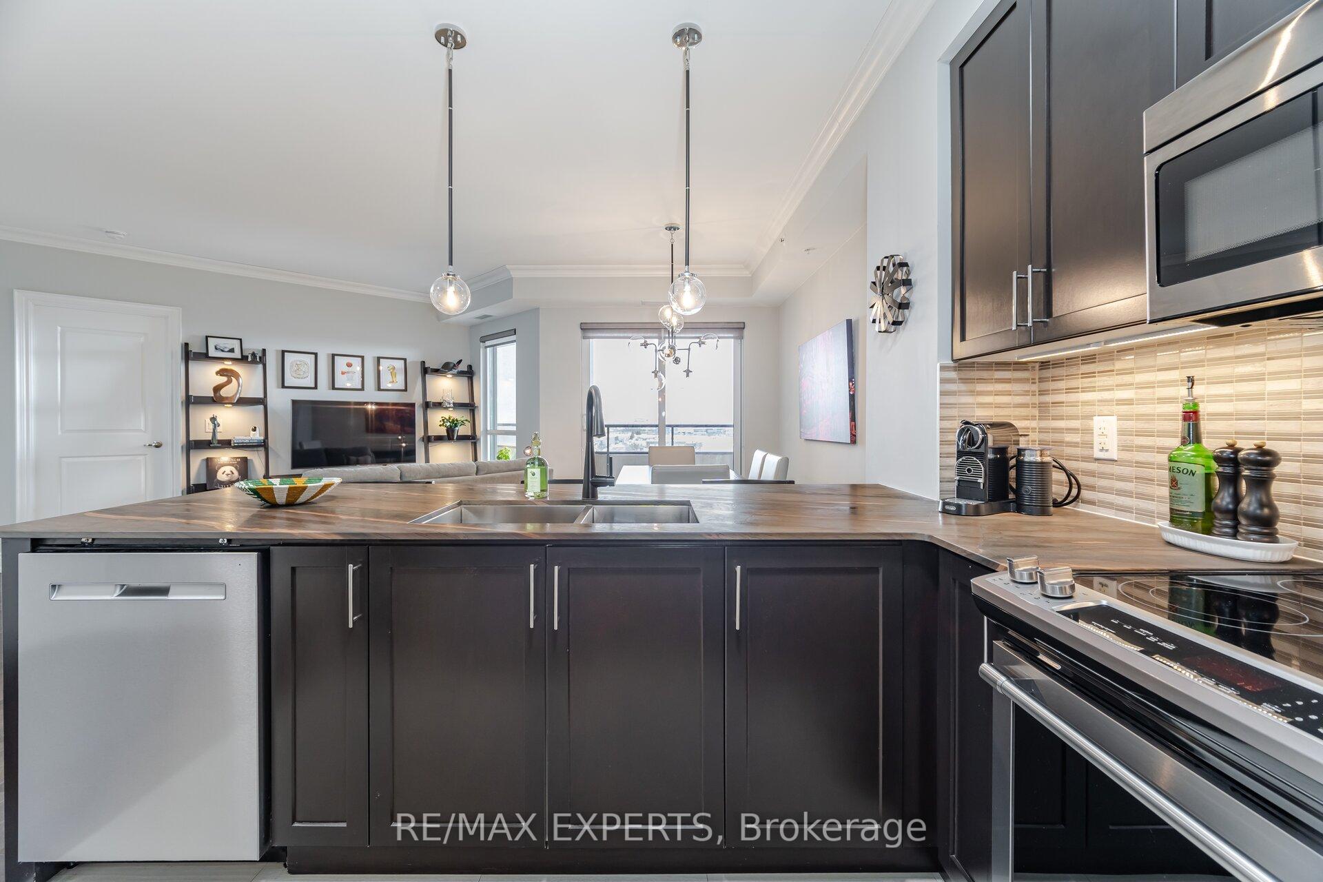 Photo 8 of Unit 807, 9255 Jane Street, Vaughan, Maple — HOMEH
