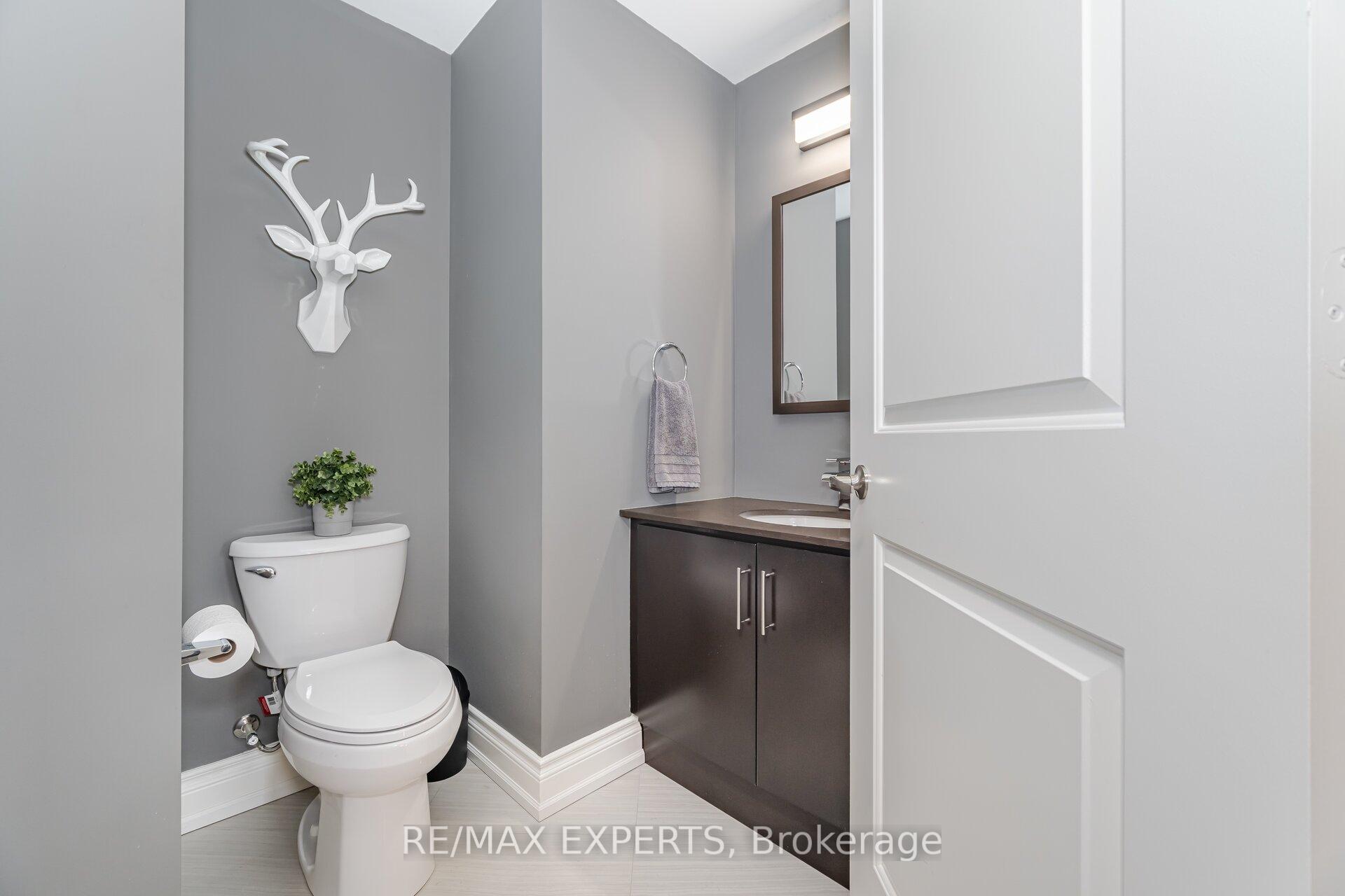 Photo 20 of Unit 807, 9255 Jane Street, Vaughan, Maple — HOMEH