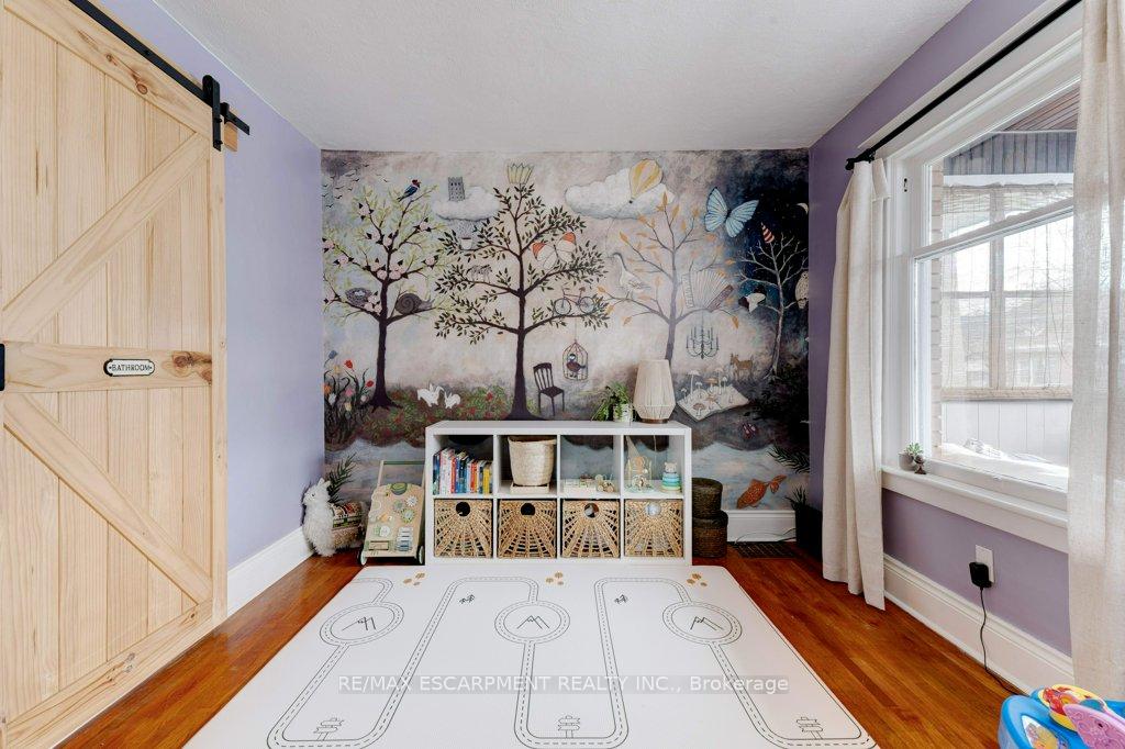 Photo 8 of 64 Graham Avenue S, Hamilton, Delta — HOMEH