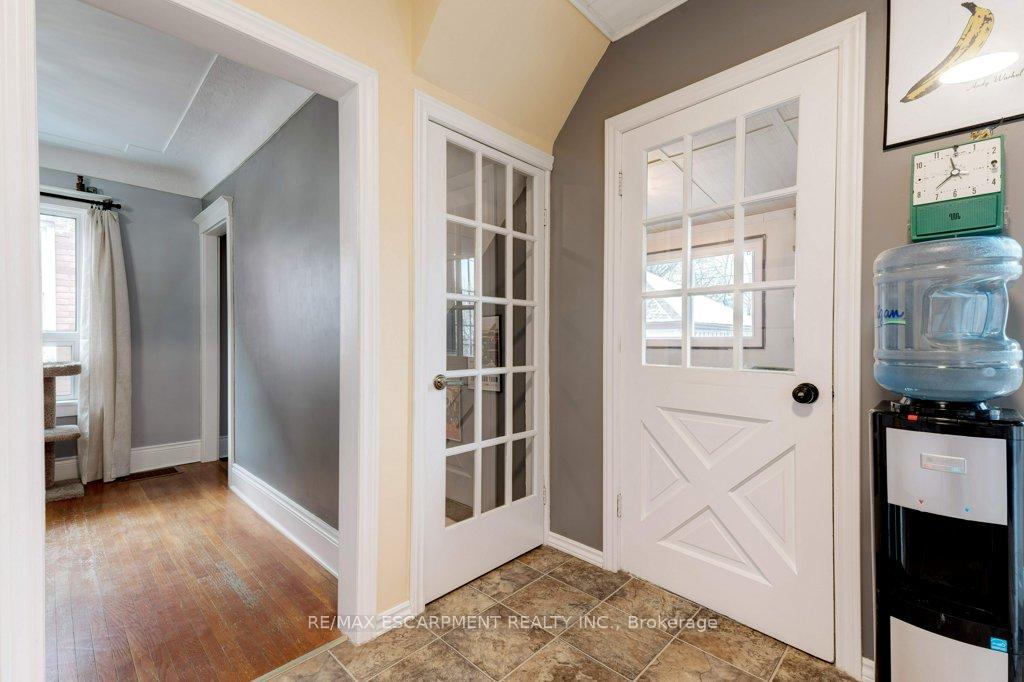 Photo 19 of 64 Graham Avenue S, Hamilton, Delta — HOMEH