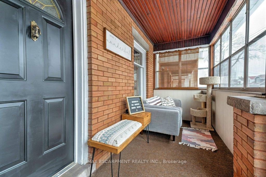 Photo 26 of 64 Graham Avenue S, Hamilton, Delta — HOMEH